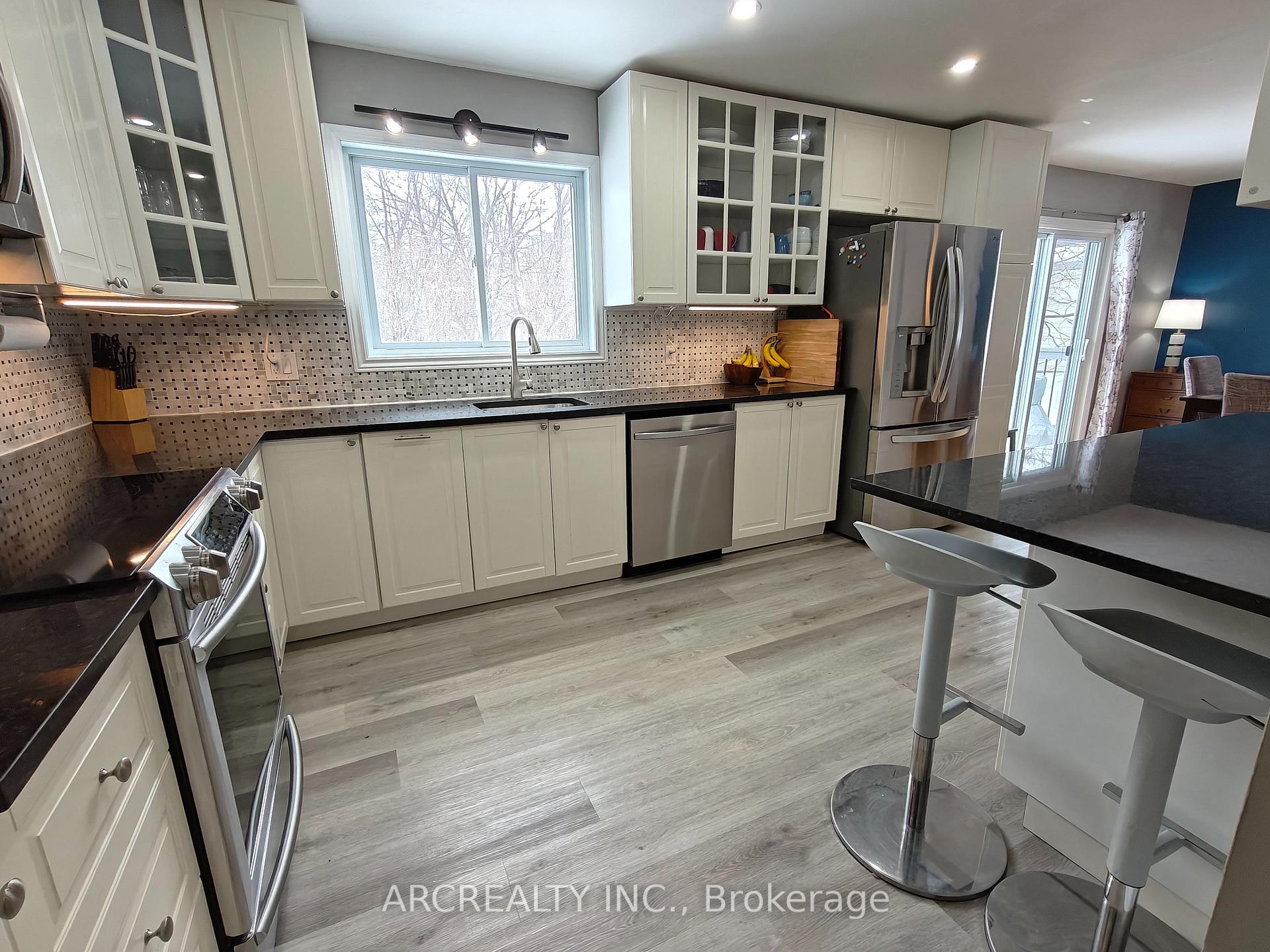Photo 8 of 8342 Rowan Drive, Ottawa, Metcalfe — HOMEH