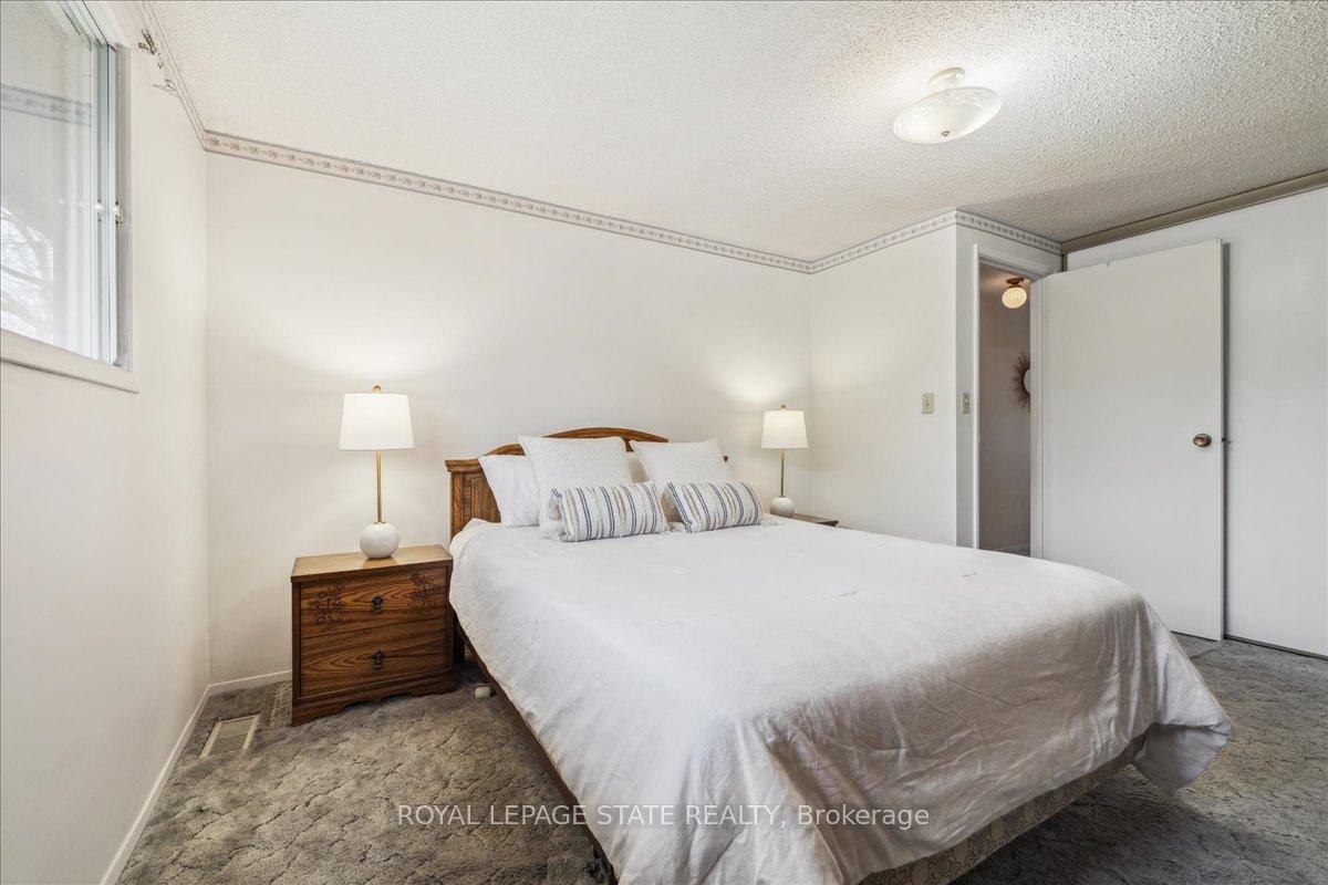 Photo 23 of 4 Glengrove Avenue, Grimsby, Grimsby Beach — HOMEH