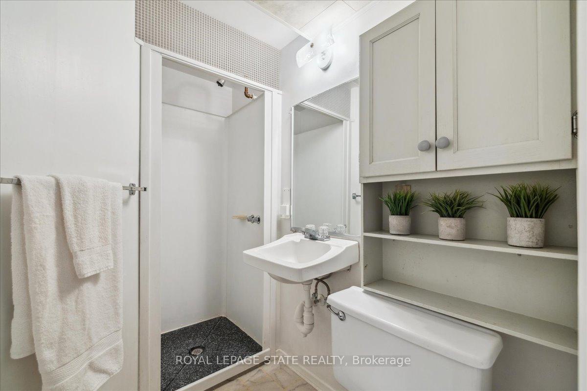 Photo 31 of 4 Glengrove Avenue, Grimsby, Grimsby Beach — HOMEH