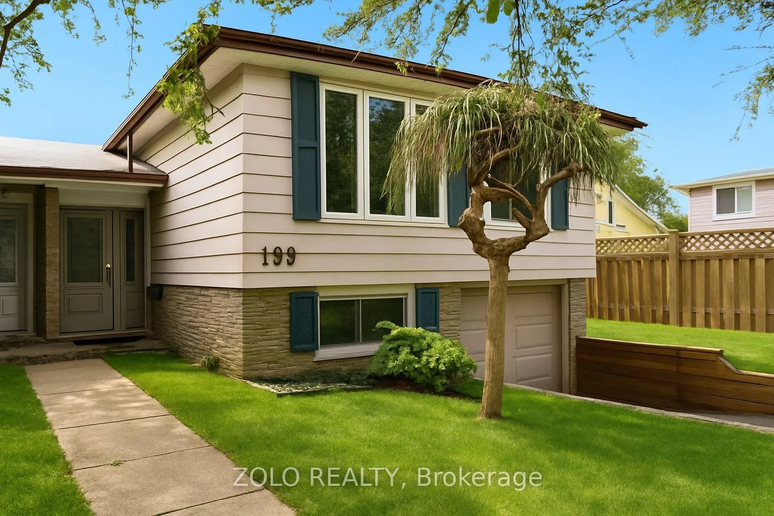 Photo 3 of 199 Wendover Drive, Hamilton, Fessenden — HOMEH