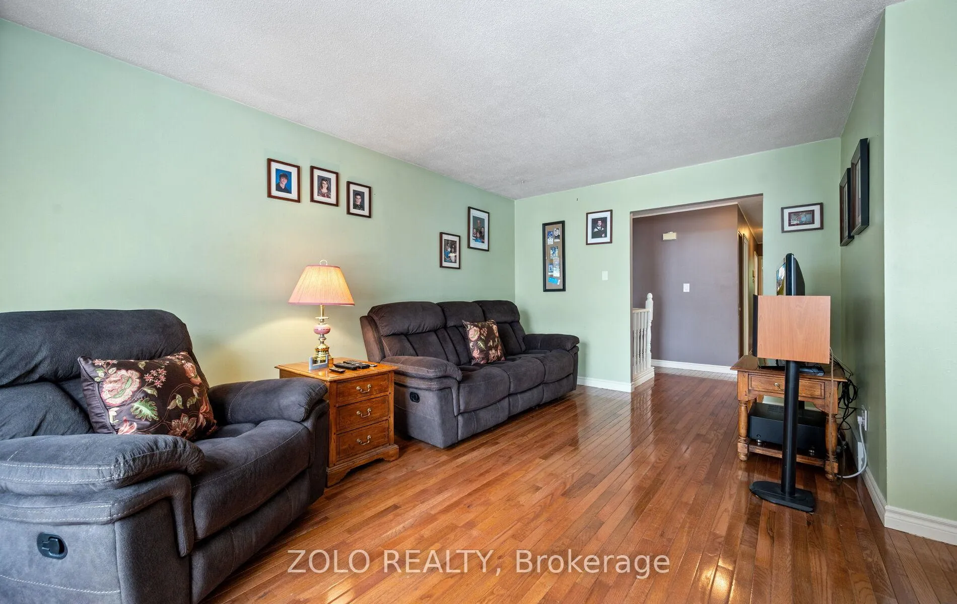 Photo 11 of 199 Wendover Drive, Hamilton, Fessenden — HOMEH