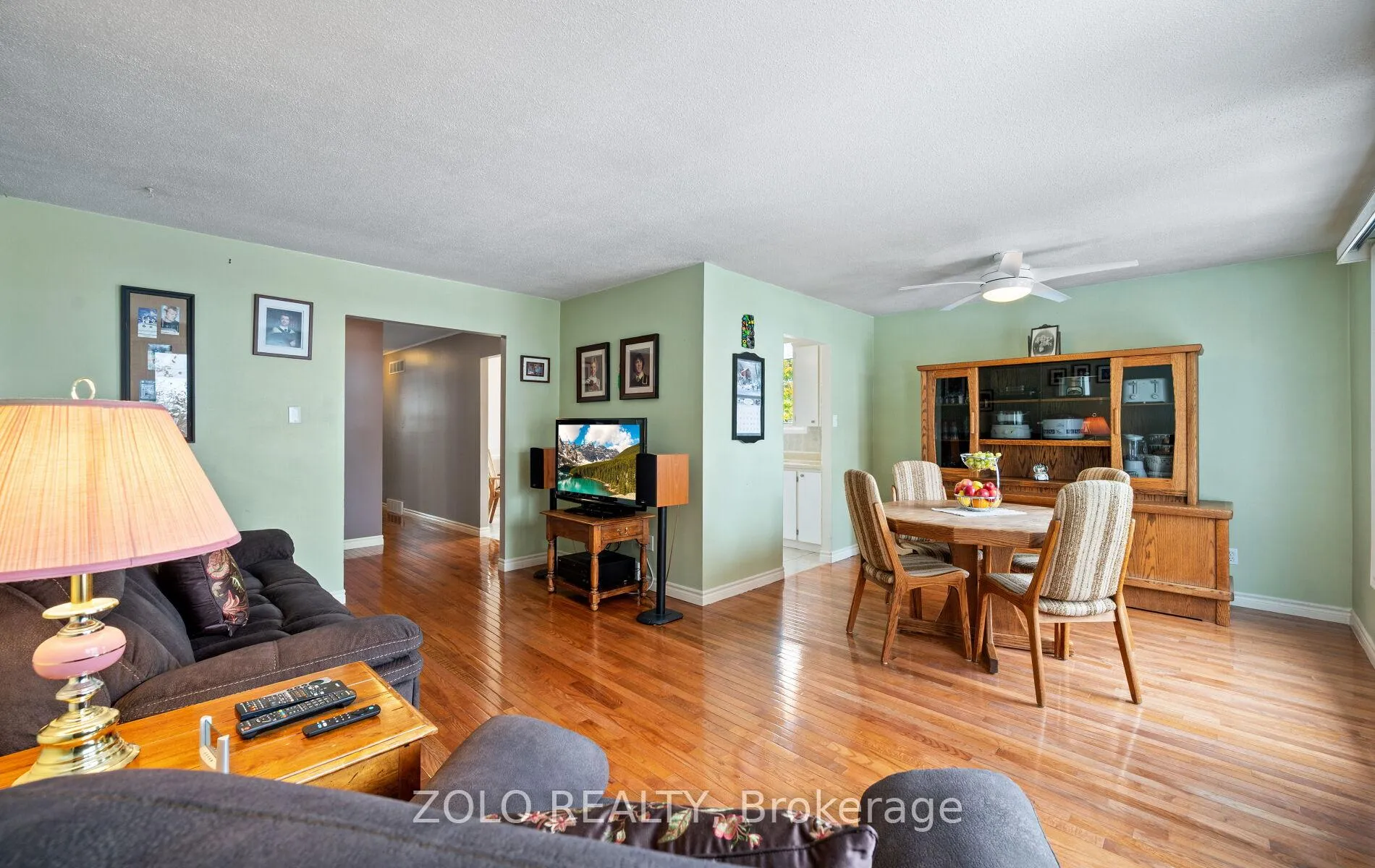 Photo 12 of 199 Wendover Drive, Hamilton, Fessenden — HOMEH