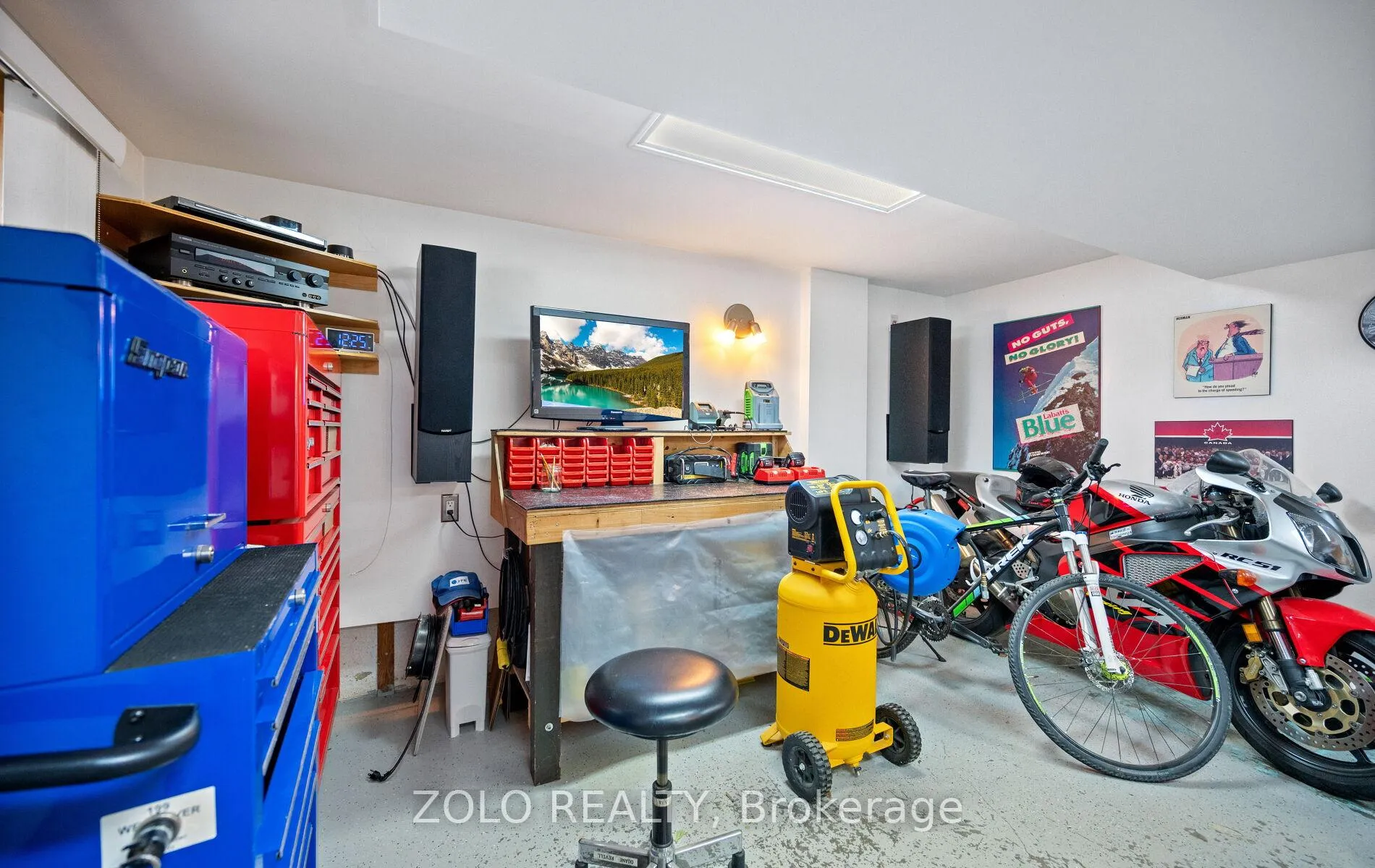 Photo 33 of 199 Wendover Drive, Hamilton, Fessenden — HOMEH