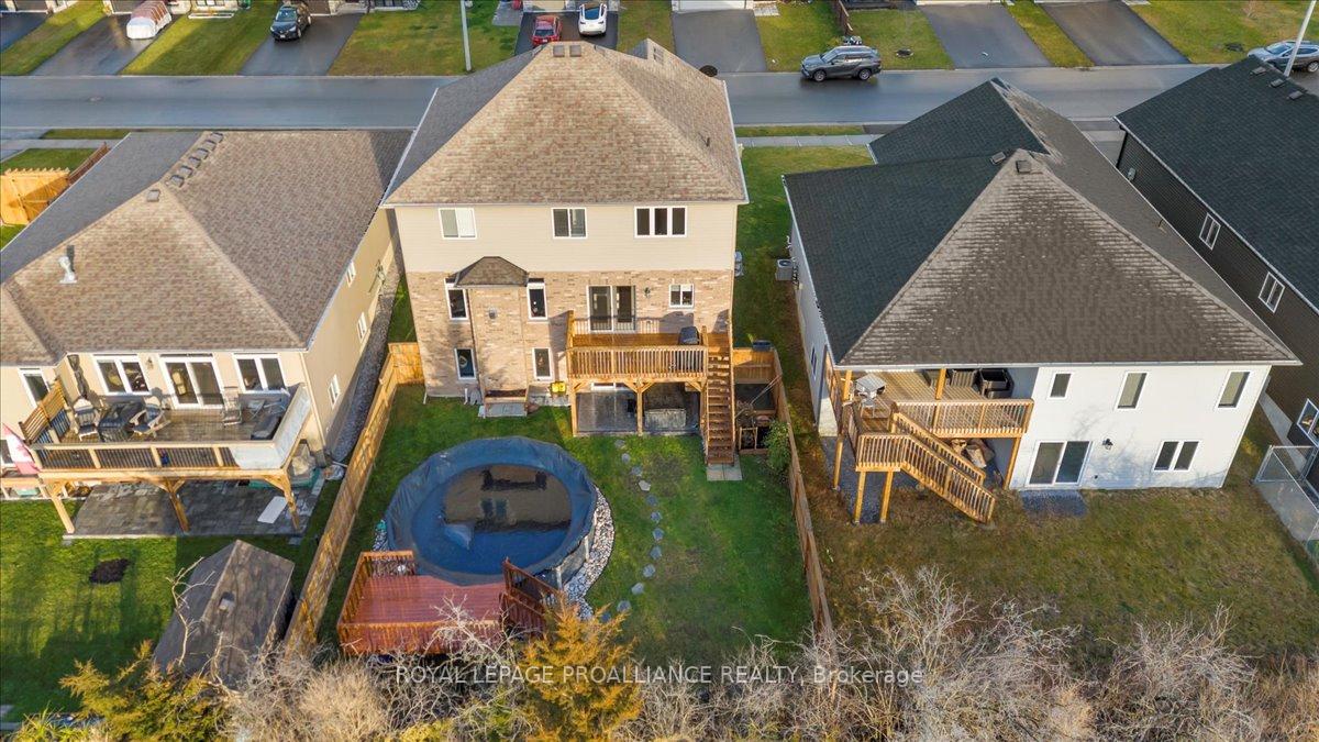 Photo 3 of 60 Redwood Drive, Belleville, Thurlow Ward — HOMEH