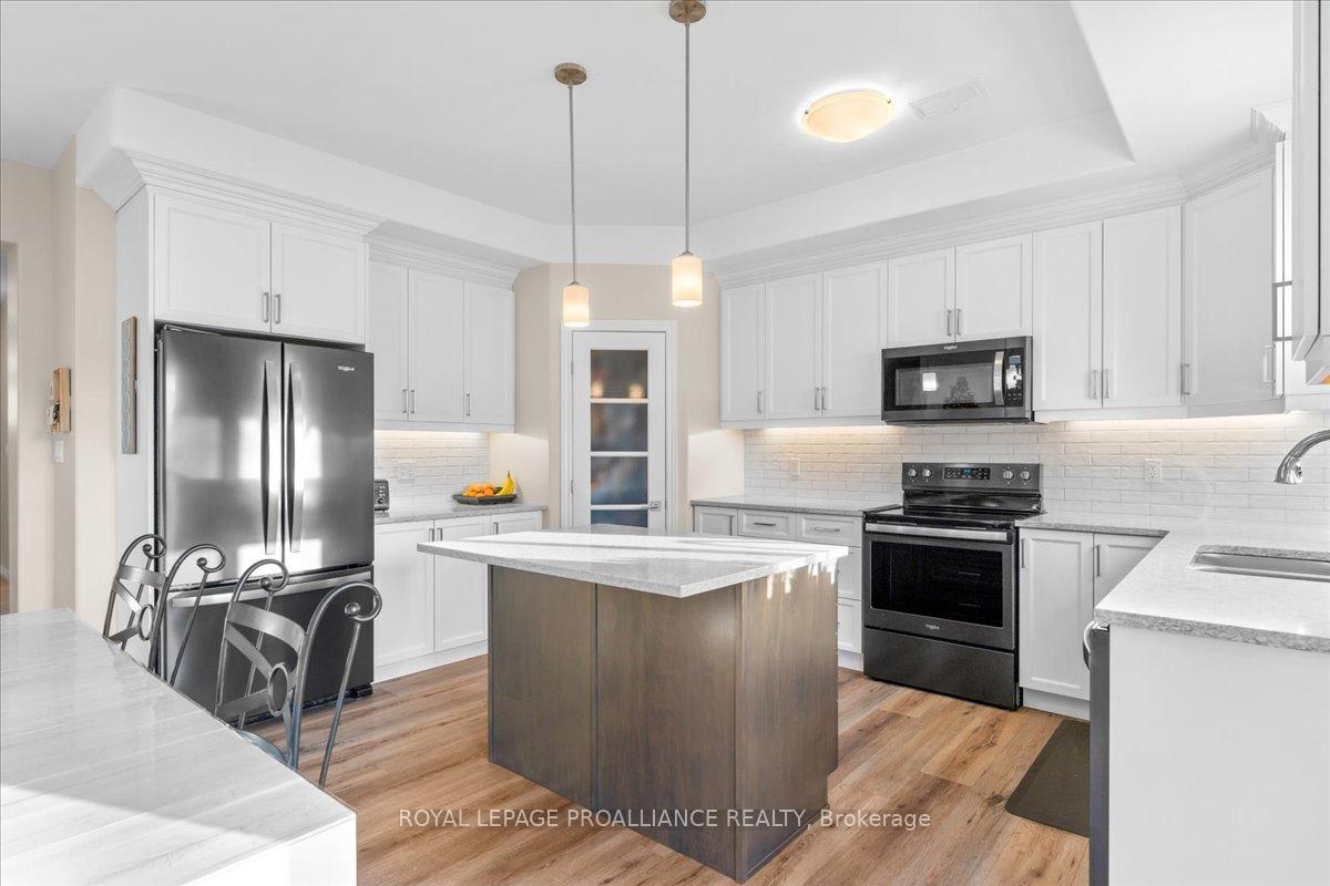 Photo 10 of 60 Redwood Drive, Belleville, Thurlow Ward — HOMEH