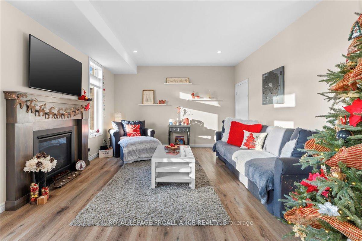 Photo 15 of 60 Redwood Drive, Belleville, Thurlow Ward — HOMEH