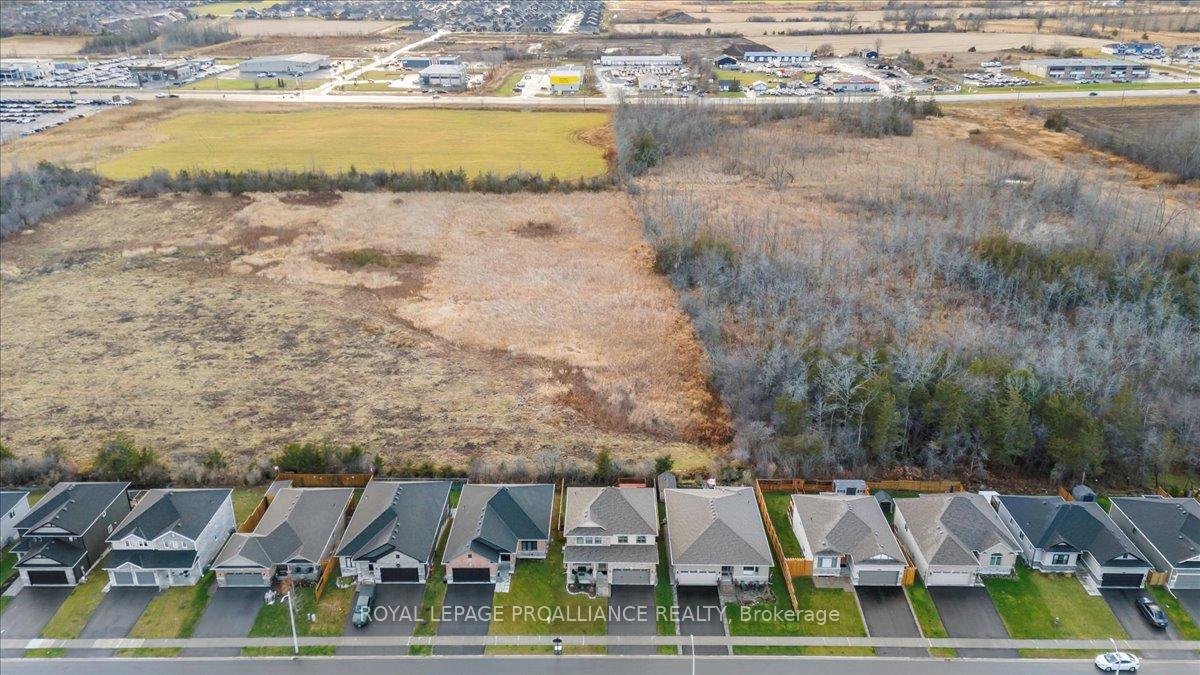 Photo 38 of 60 Redwood Drive, Belleville, Thurlow Ward — HOMEH
