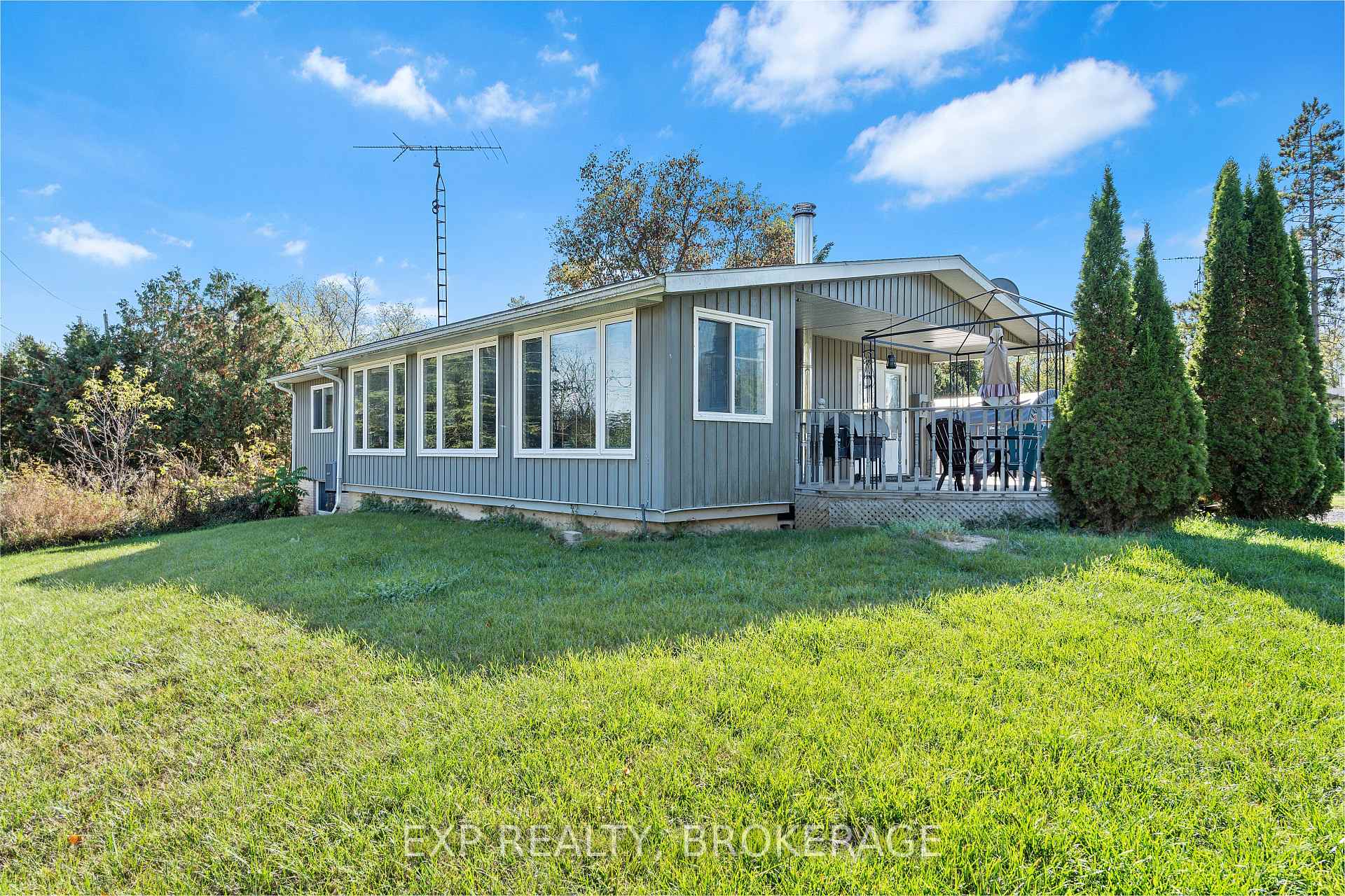 Photo 1 of 5425 Petworth Road, Frontenac, Frontenac South — HOMEH