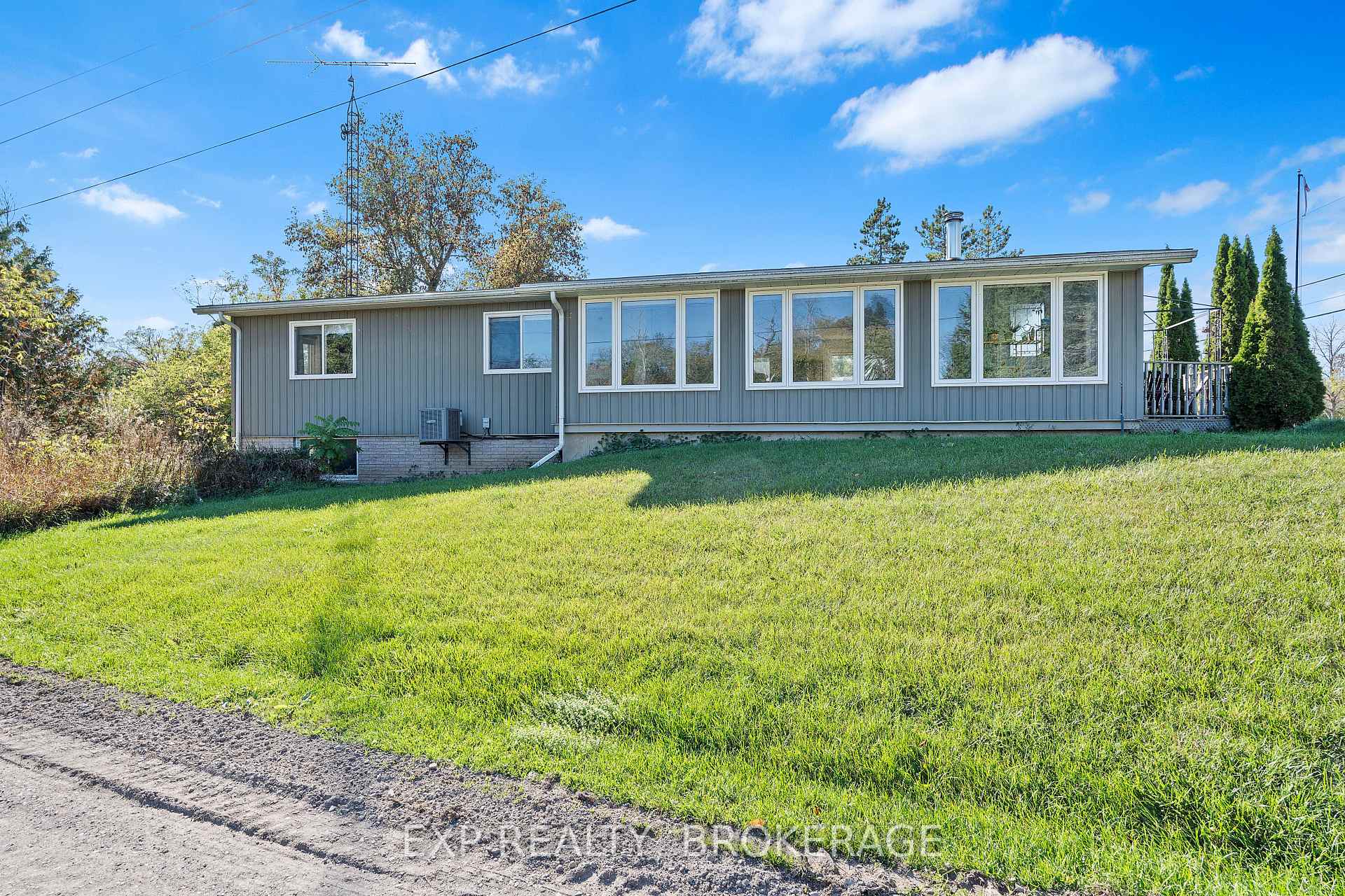 Photo 3 of 5425 Petworth Road, Frontenac, Frontenac South — HOMEH