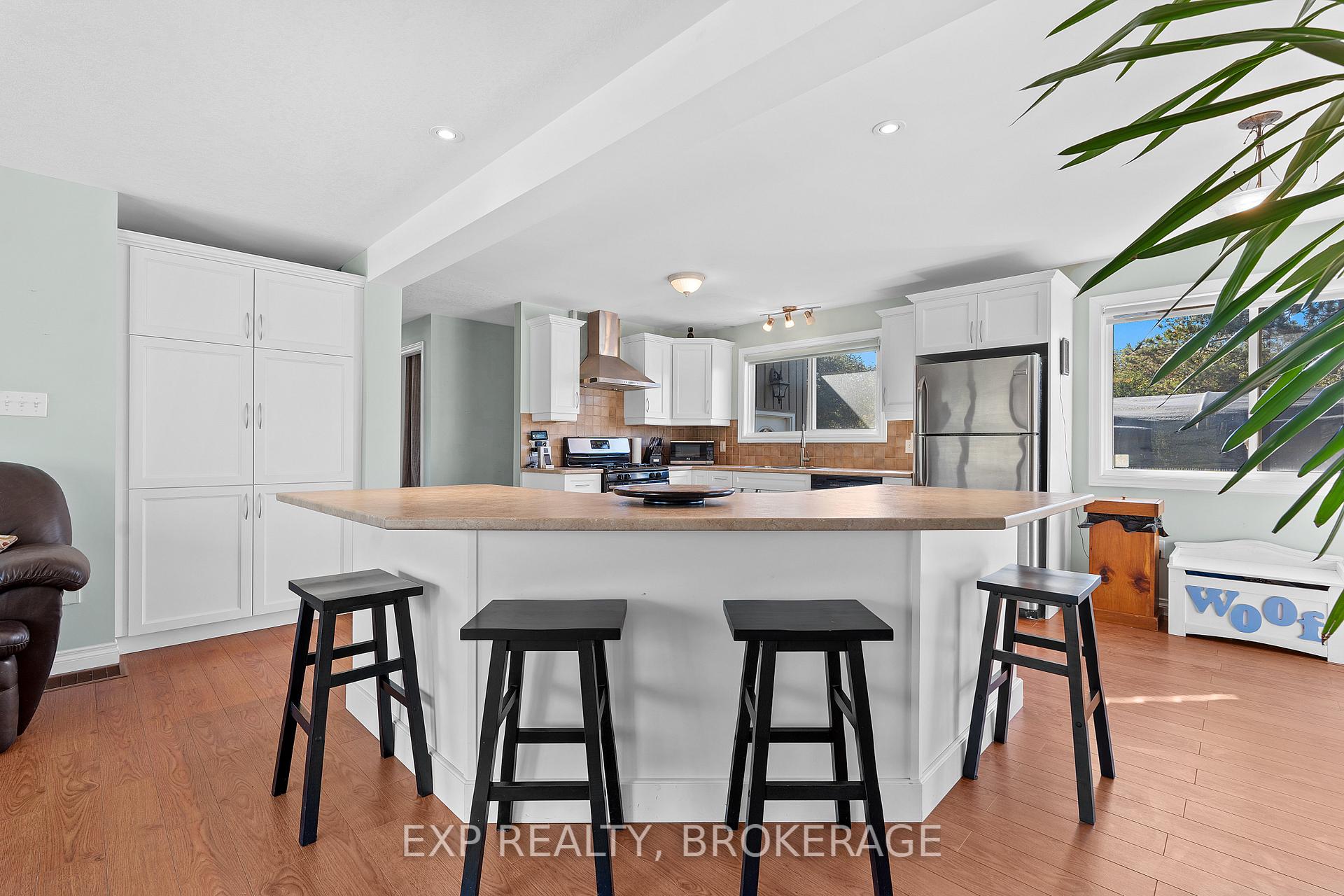 Photo 10 of 5425 Petworth Road, Frontenac, Frontenac South — HOMEH