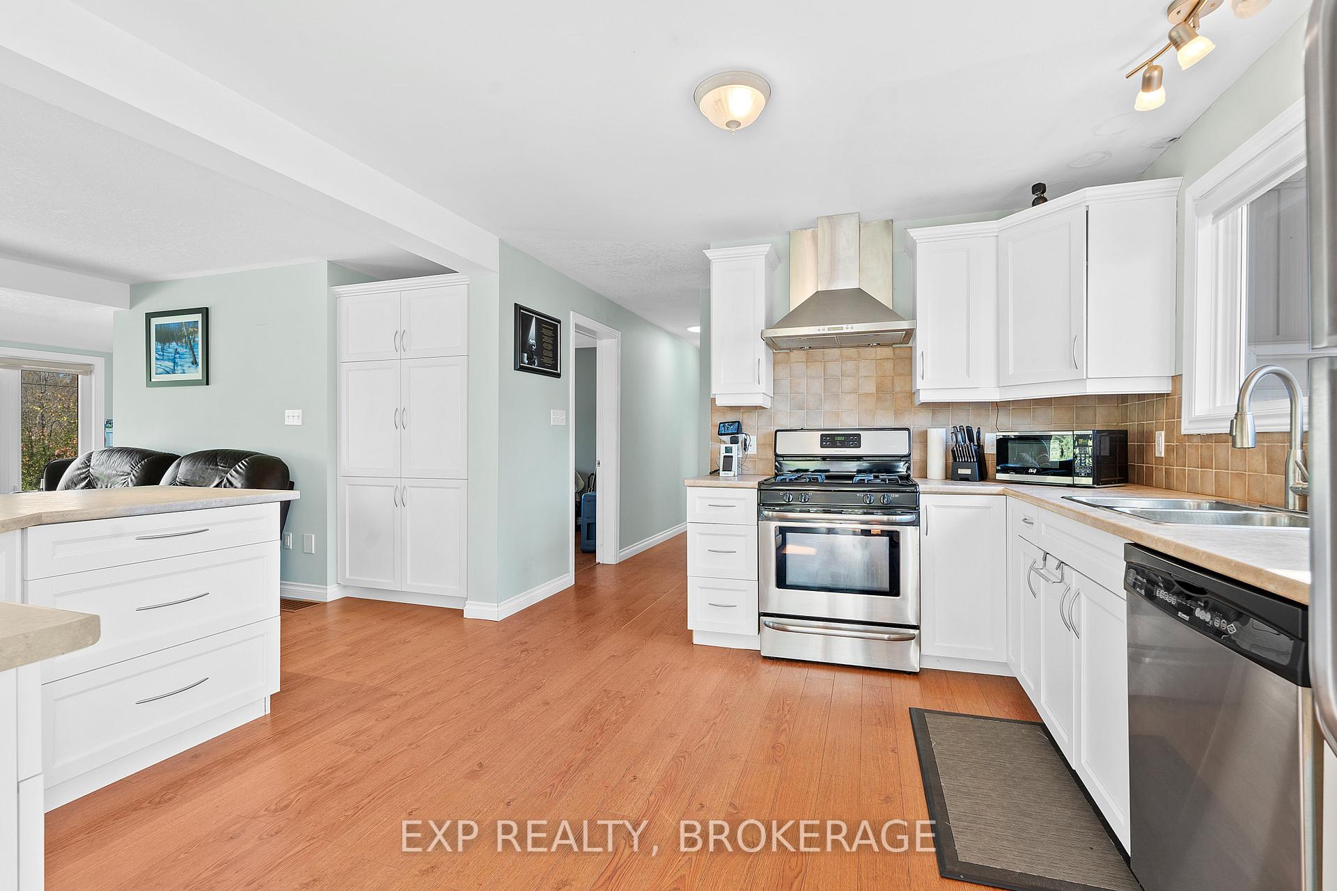 Photo 13 of 5425 Petworth Road, Frontenac, Frontenac South — HOMEH