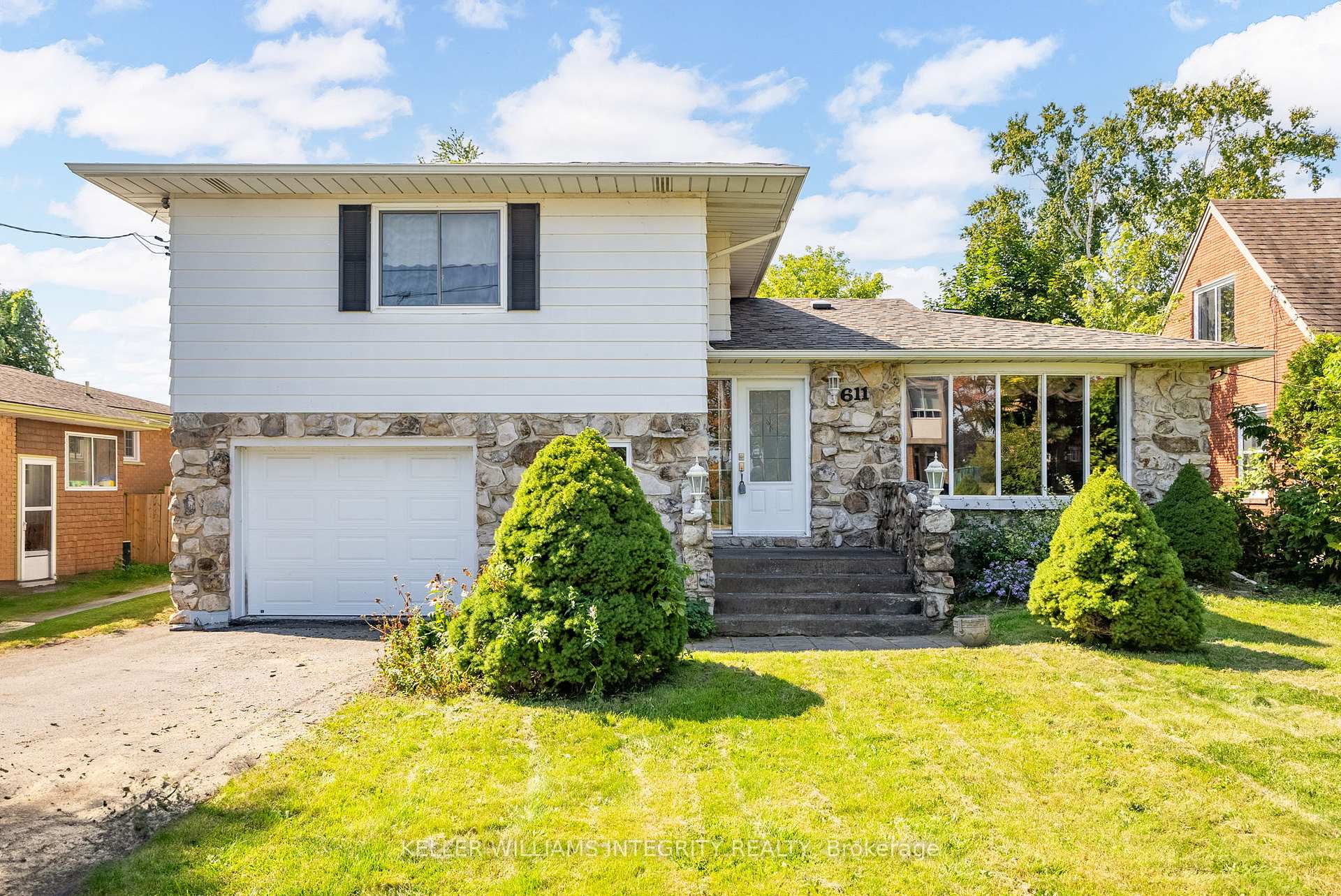 Front of 611 Mcconnell Avenue