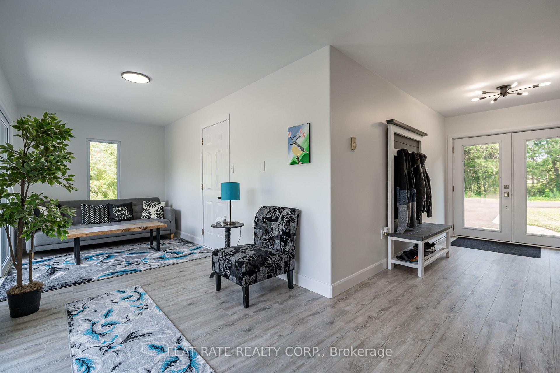 Photo 8 of 400 Douglas Road, Douro-Dummer — HOMEH