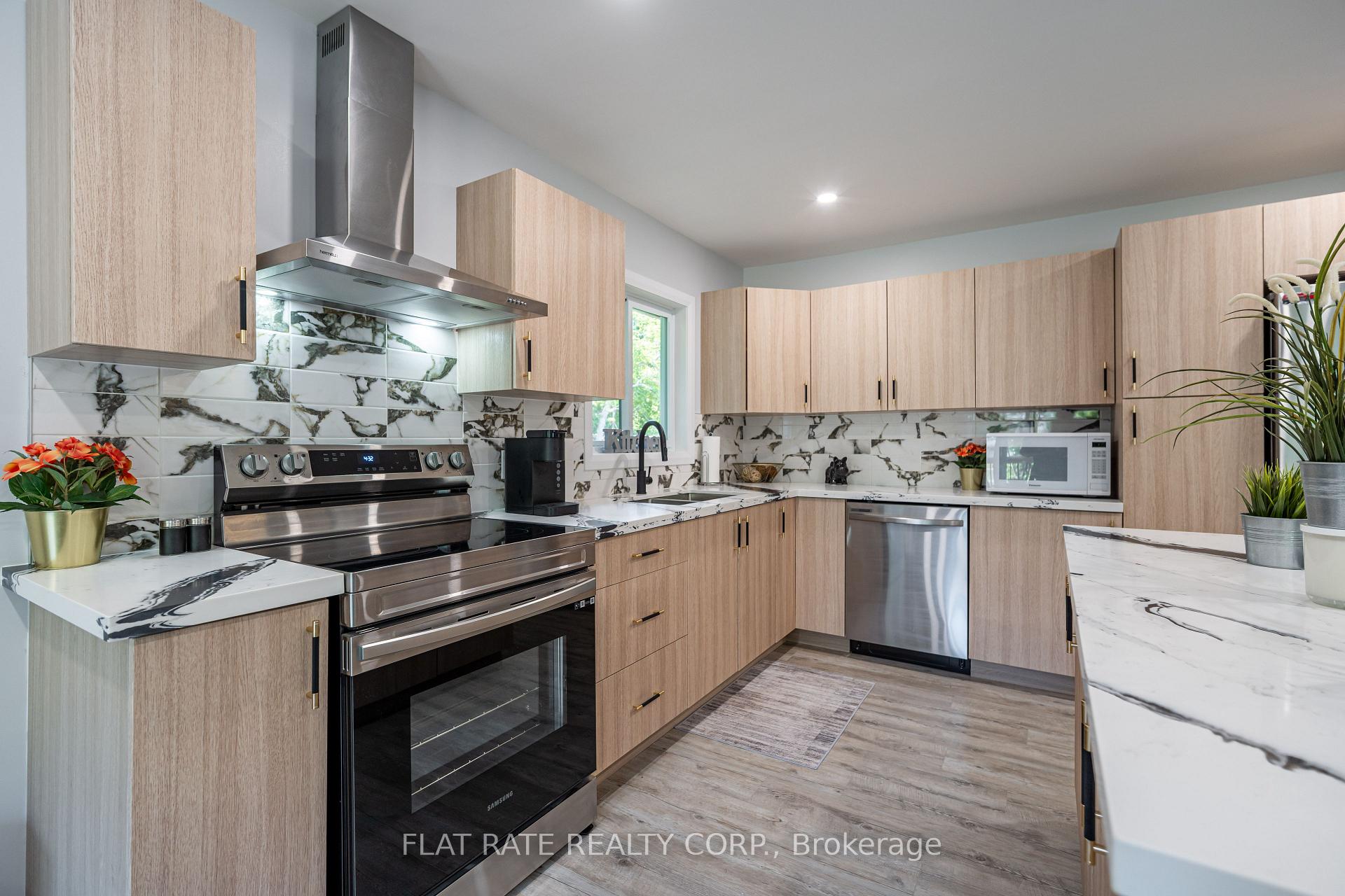 Photo 5 of 400 Douglas Road, Douro-Dummer — HOMEH