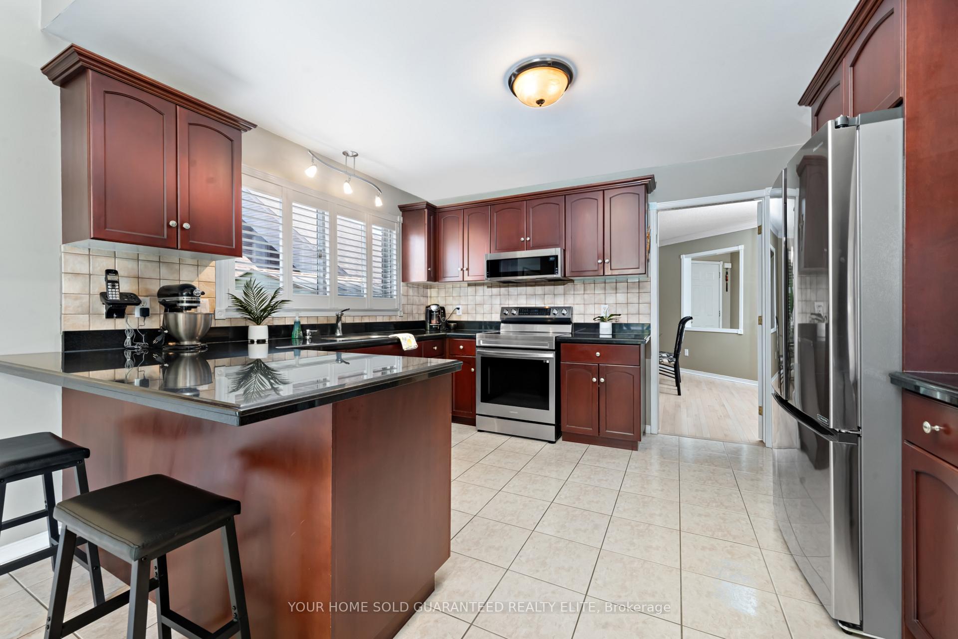 Photo 4 of 12 Aspen Drive, Grimsby, Grimsby West — HOMEH