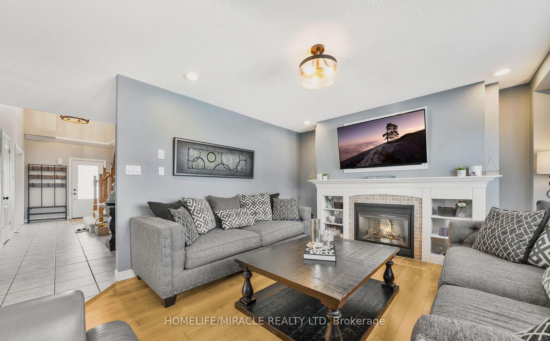 Photo 2 of 22 Devonleigh Drive, Amaranth, Rural Amaranth — HOMEH