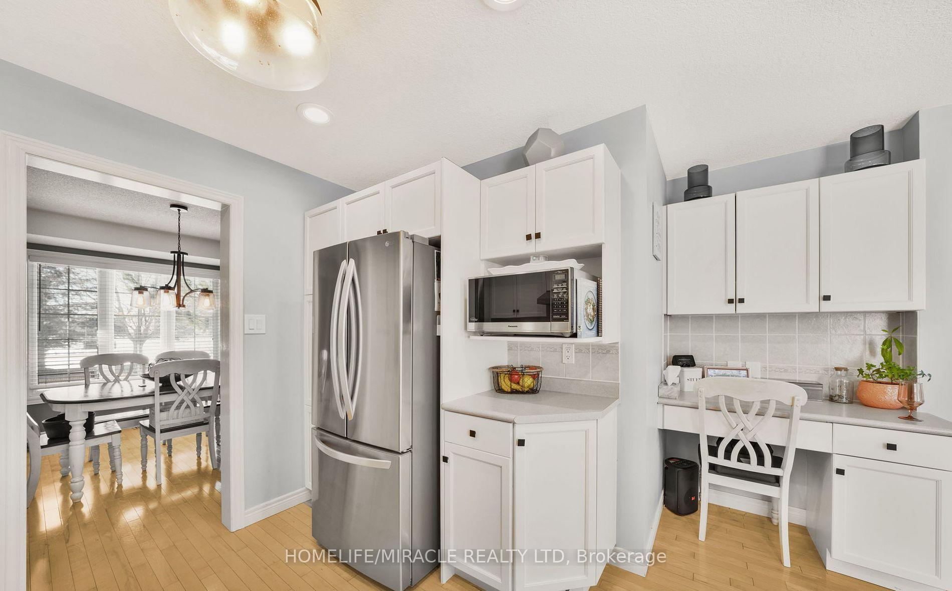 Photo 10 of 22 Devonleigh Drive, Amaranth, Rural Amaranth — HOMEH