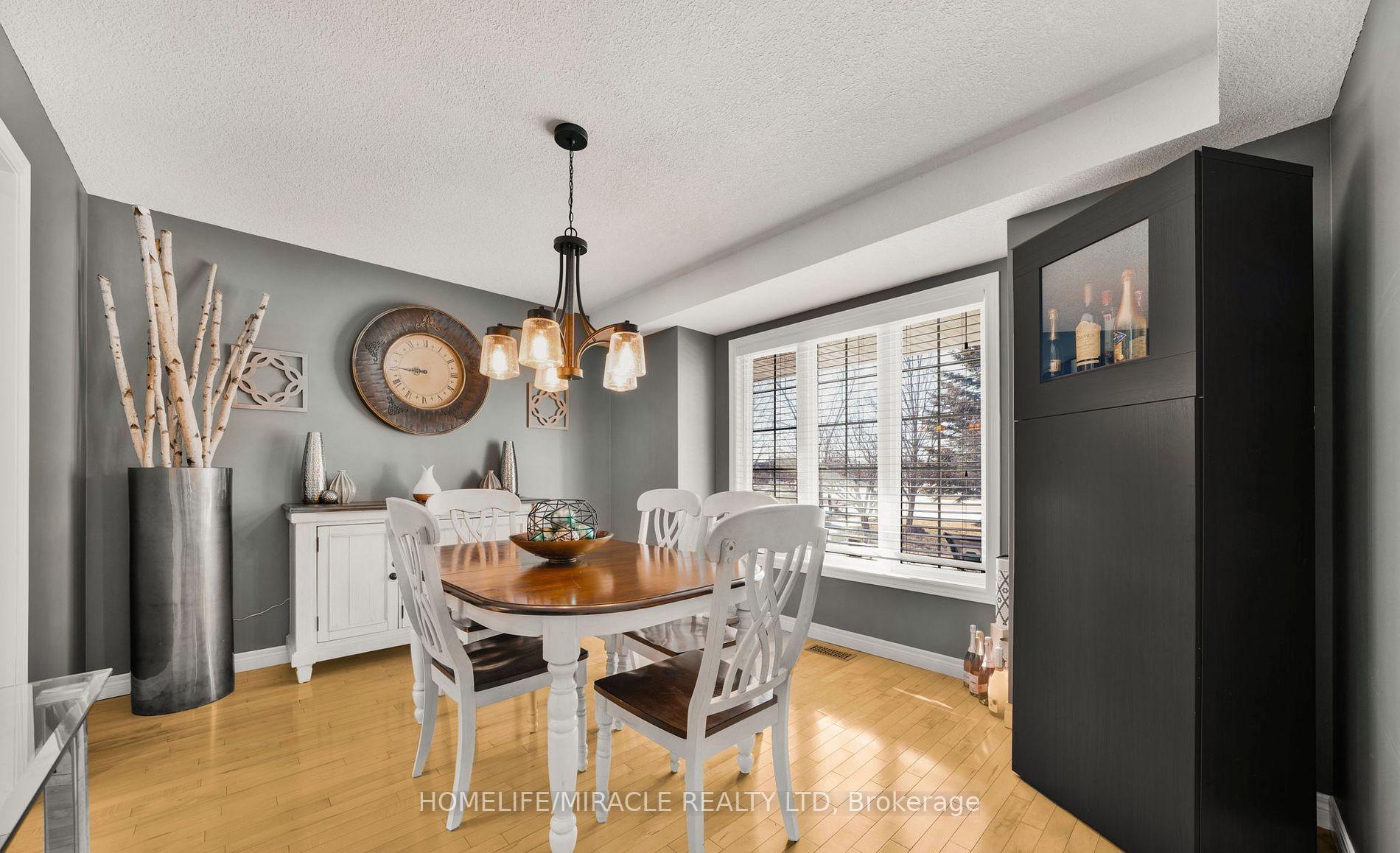 Photo 13 of 22 Devonleigh Drive, Amaranth, Rural Amaranth — HOMEH