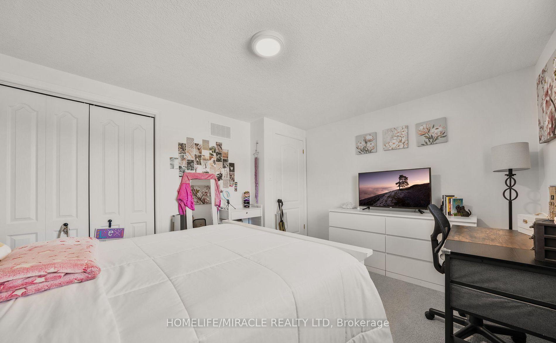Photo 8 of 22 Devonleigh Drive, Amaranth, Rural Amaranth — HOMEH