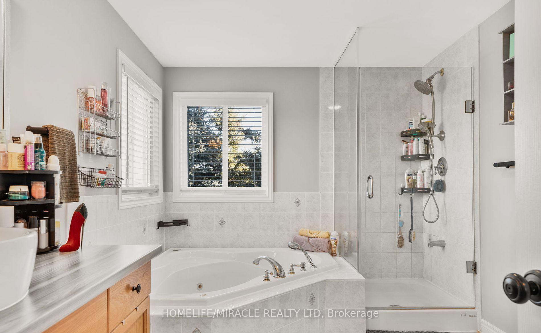 Photo 33 of 22 Devonleigh Drive, Amaranth, Rural Amaranth — HOMEH
