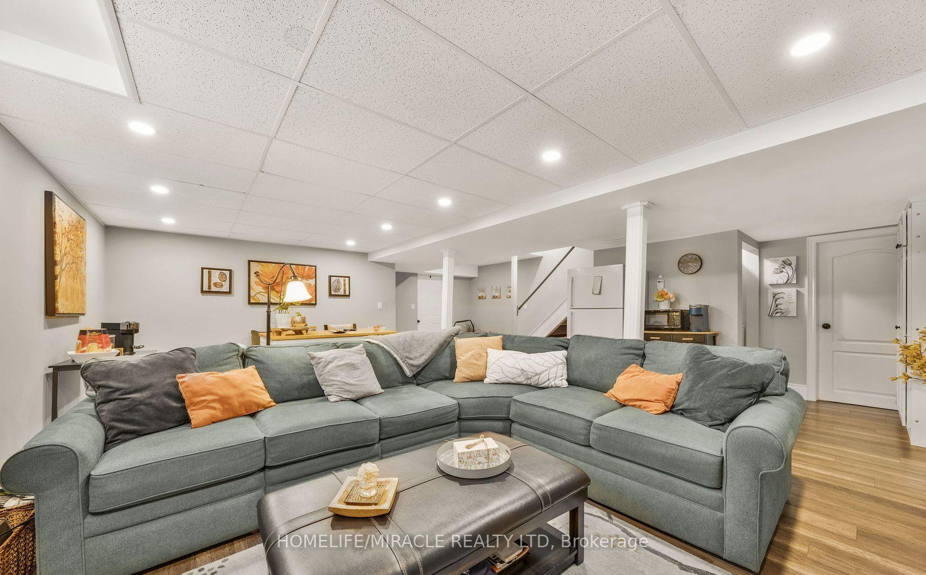 Photo 28 of 22 Devonleigh Drive, Amaranth, Rural Amaranth — HOMEH