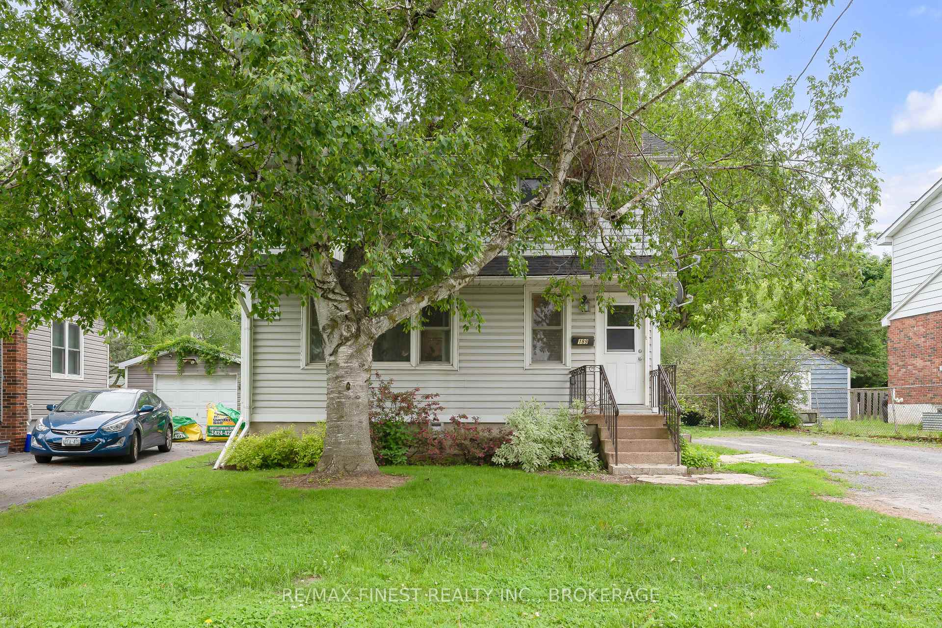 Front of 189 Hawthorne Avenue