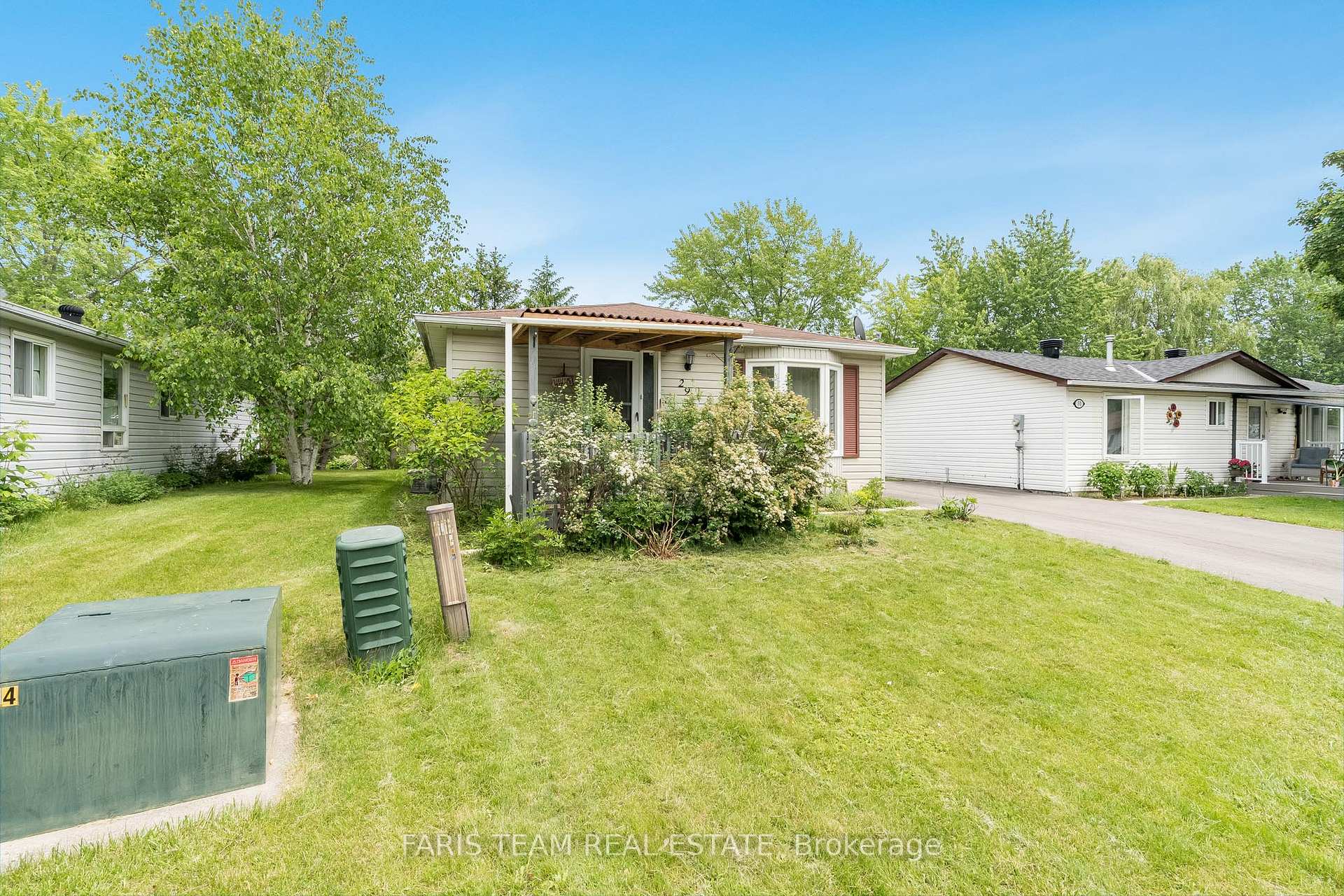 Photo 3 of 29 Royal Oak Drive, Innisfil, Cookstown — HOMEH