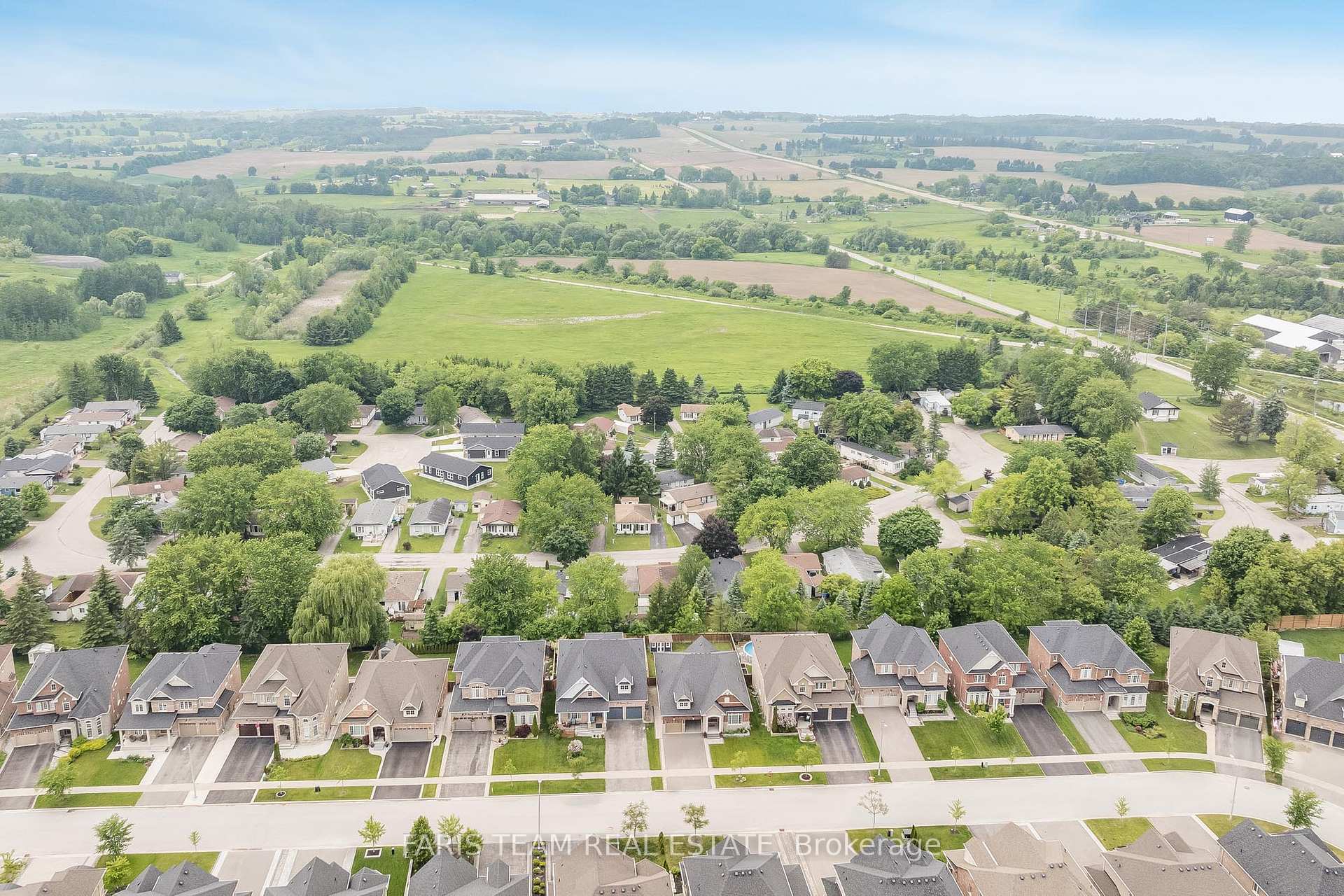 Photo 8 of 29 Royal Oak Drive, Innisfil, Cookstown — HOMEH