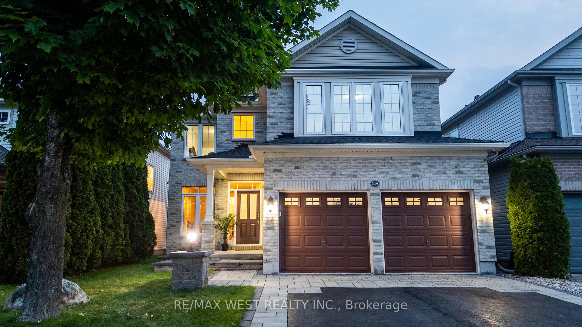 Front of 214 Castlegarth Crescent