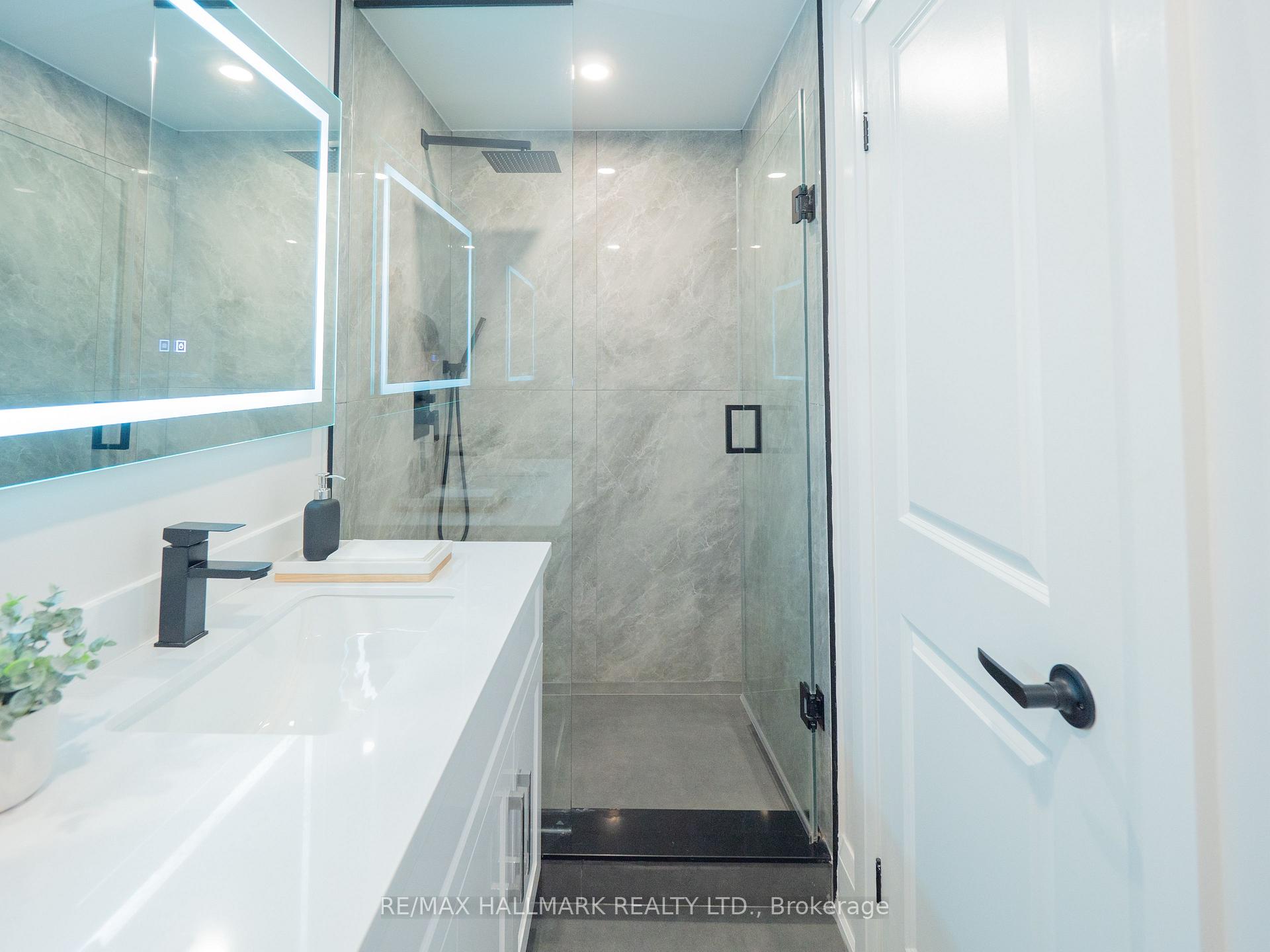 Photo 21 of 18 Millbrook Crescent, Toronto, North Riverdale — HOMEH