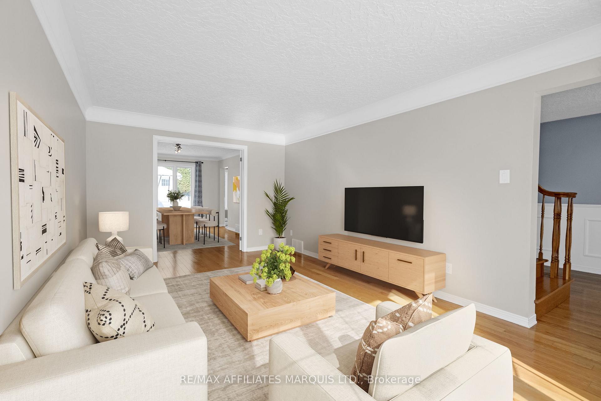 Photo 2 of 831 Chelsea Crescent, Cornwall — HOMEH