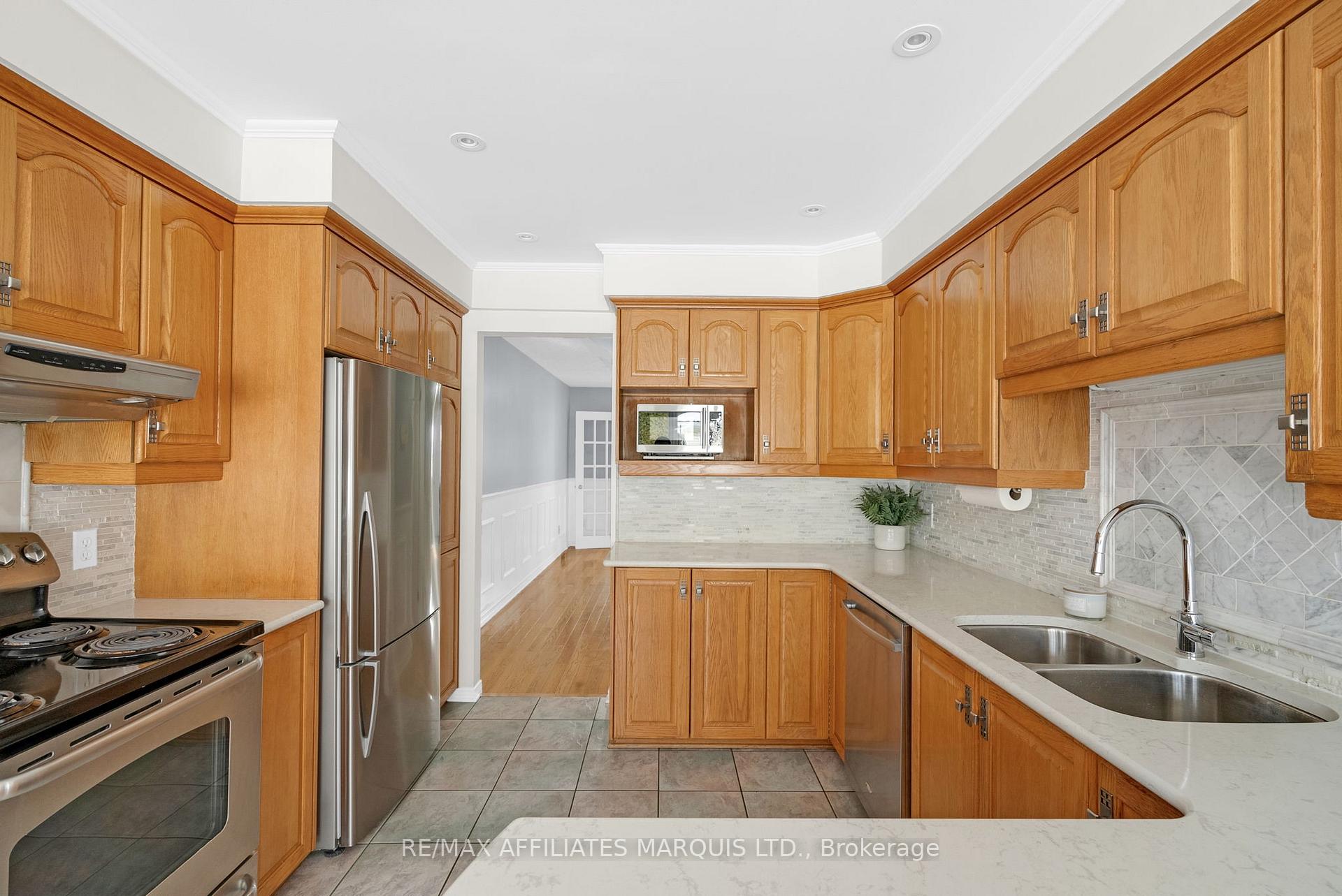 Photo 6 of 831 Chelsea Crescent, Cornwall — HOMEH