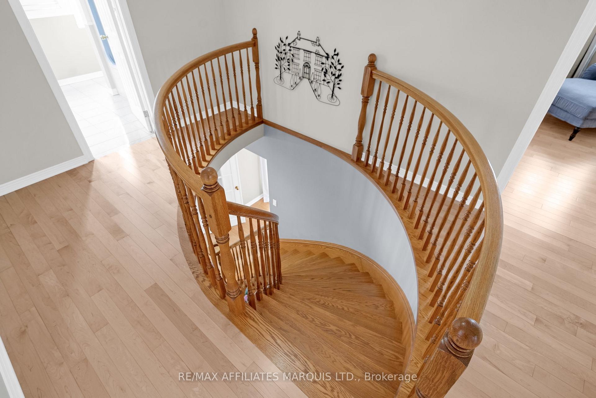 Photo 11 of 831 Chelsea Crescent, Cornwall — HOMEH