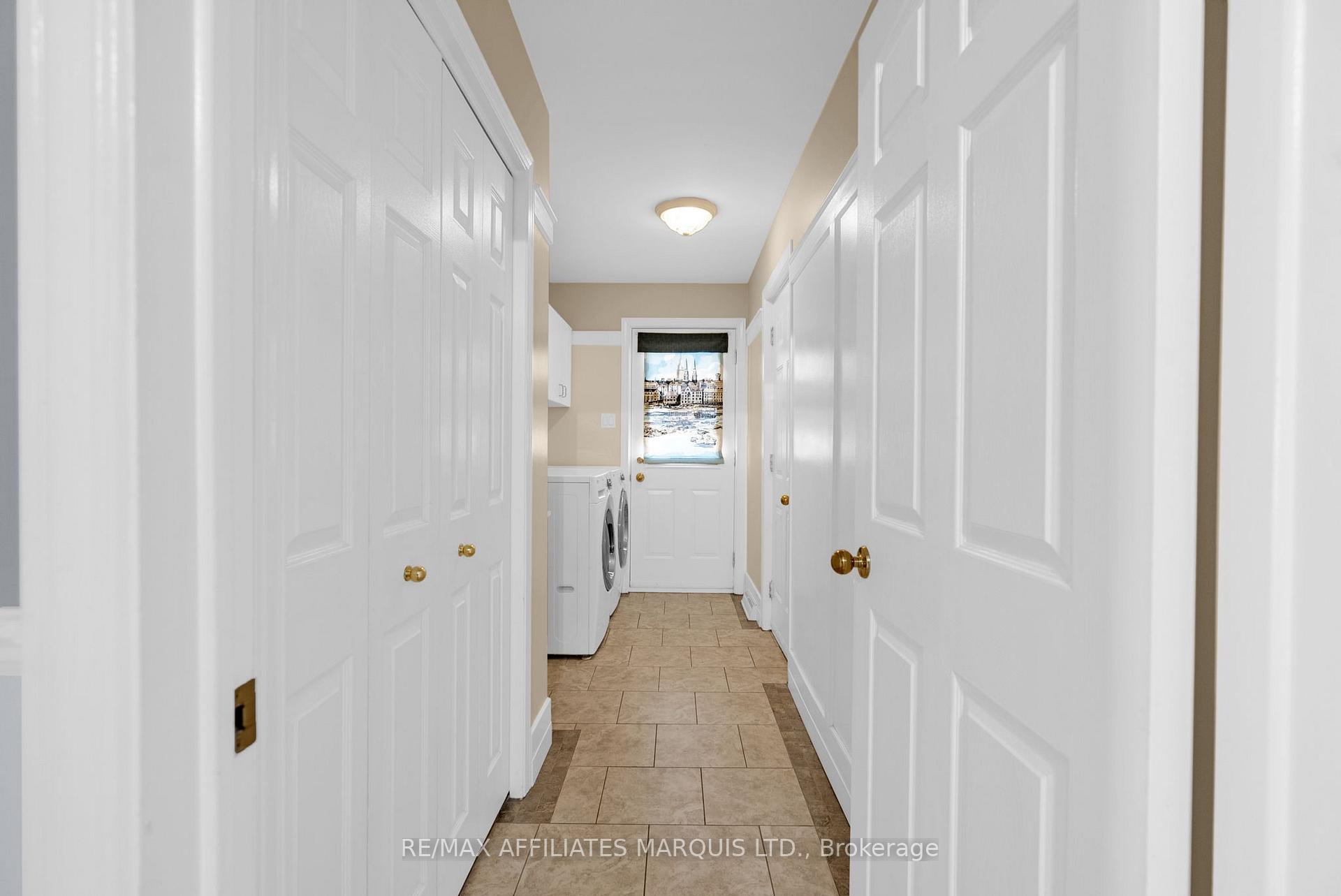 Photo 12 of 831 Chelsea Crescent, Cornwall — HOMEH
