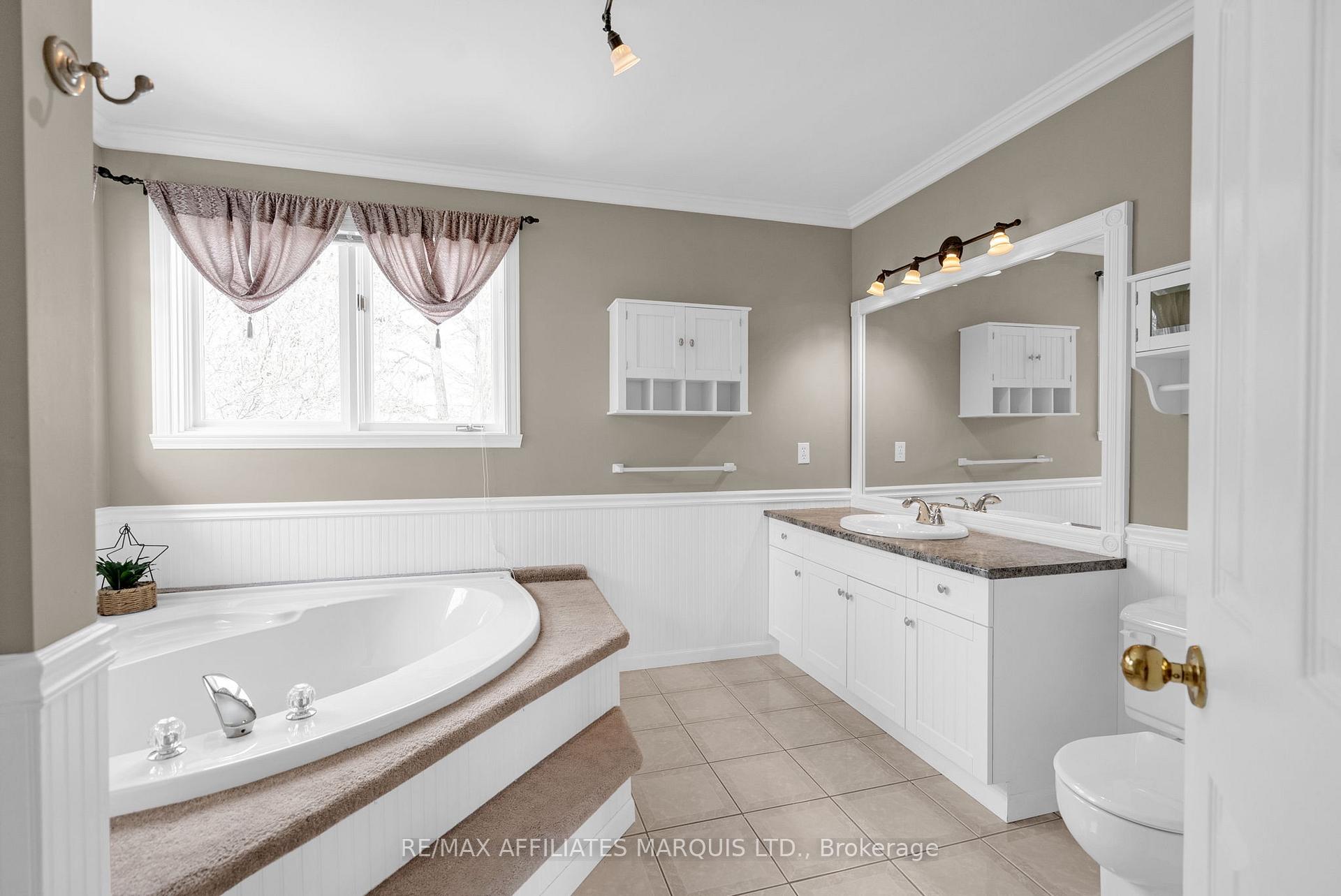 Photo 19 of 831 Chelsea Crescent, Cornwall — HOMEH