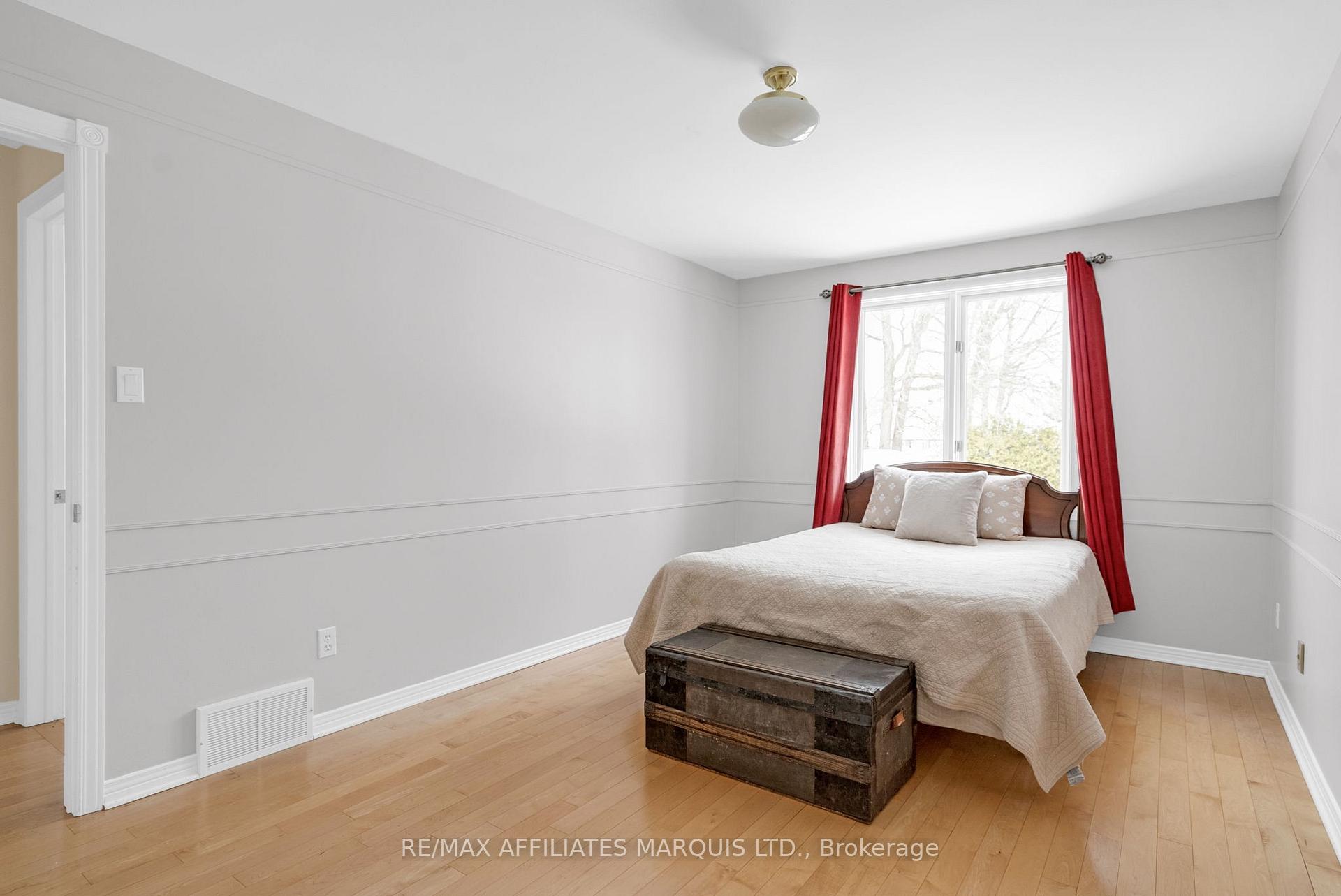 Photo 24 of 831 Chelsea Crescent, Cornwall — HOMEH