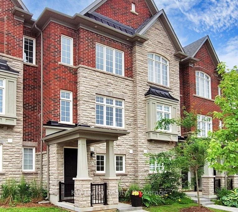 Front of 27 New Yorkton Avenue