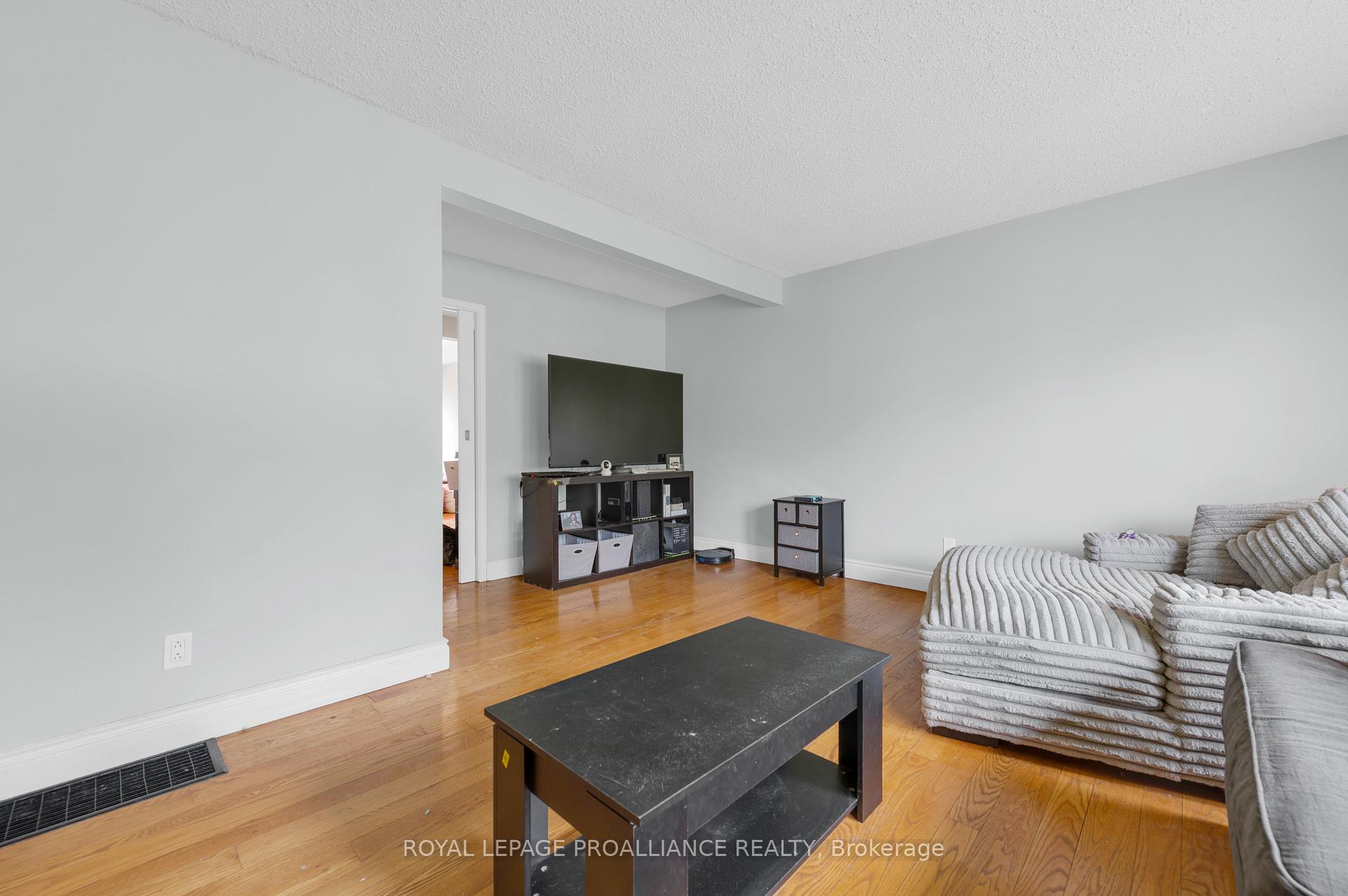 Photo 4 of 22 Wickens Street, Quinte West, Sidney Ward — HOMEH