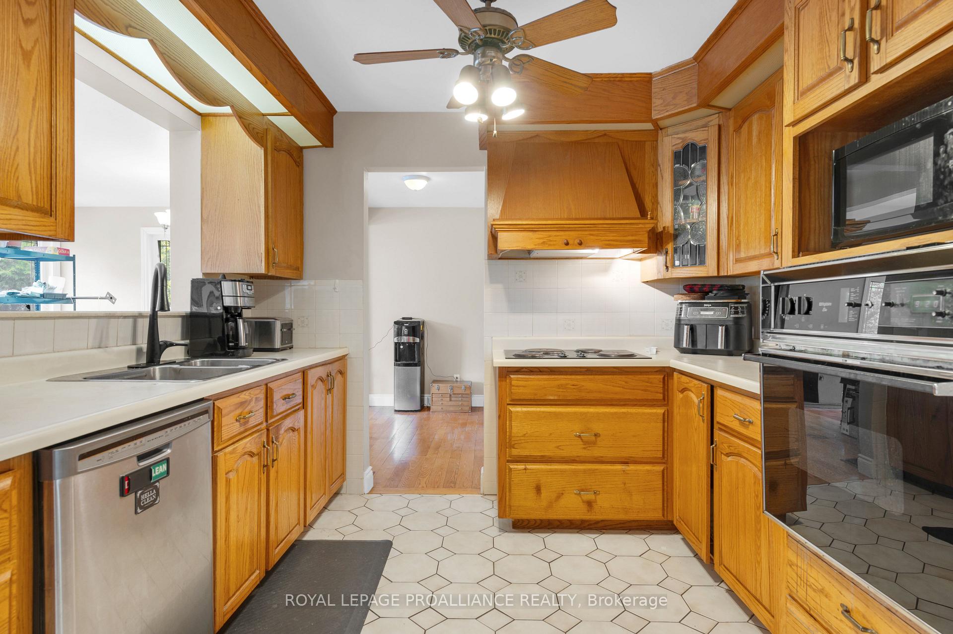 Photo 10 of 22 Wickens Street, Quinte West, Sidney Ward — HOMEH