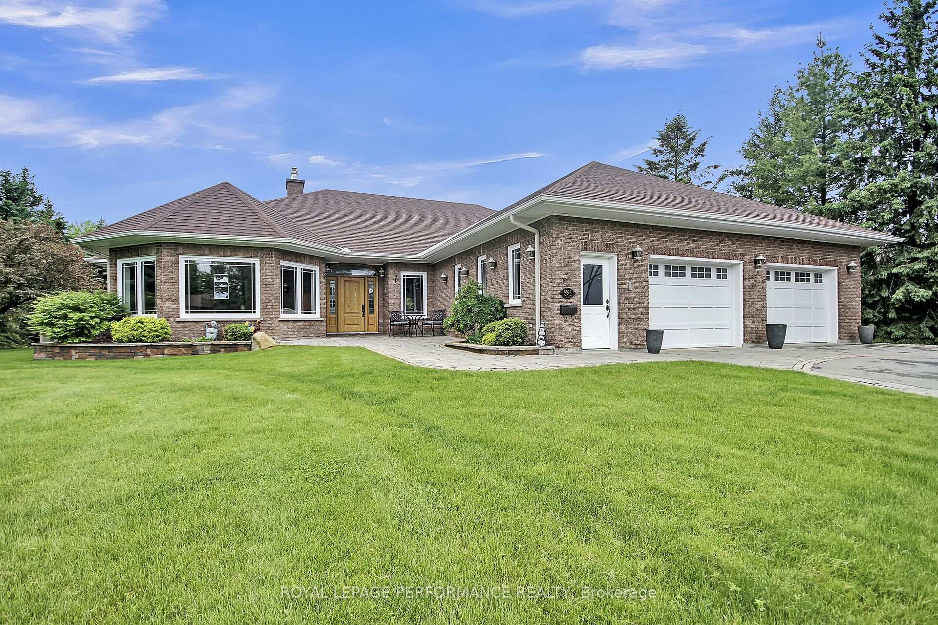 Front of 1292 Ben Royal Avenue