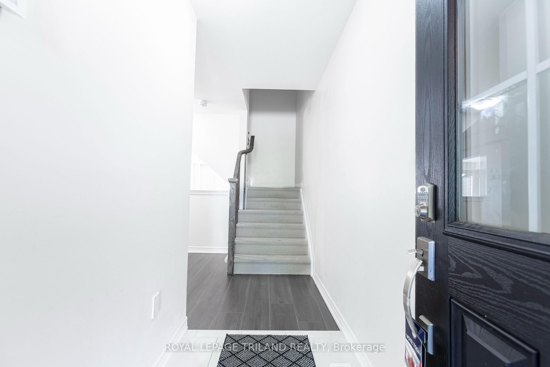 Photo 3 of 7759 Shaw Street, Niagara Falls, Drummond Industrial Park — HOMEH