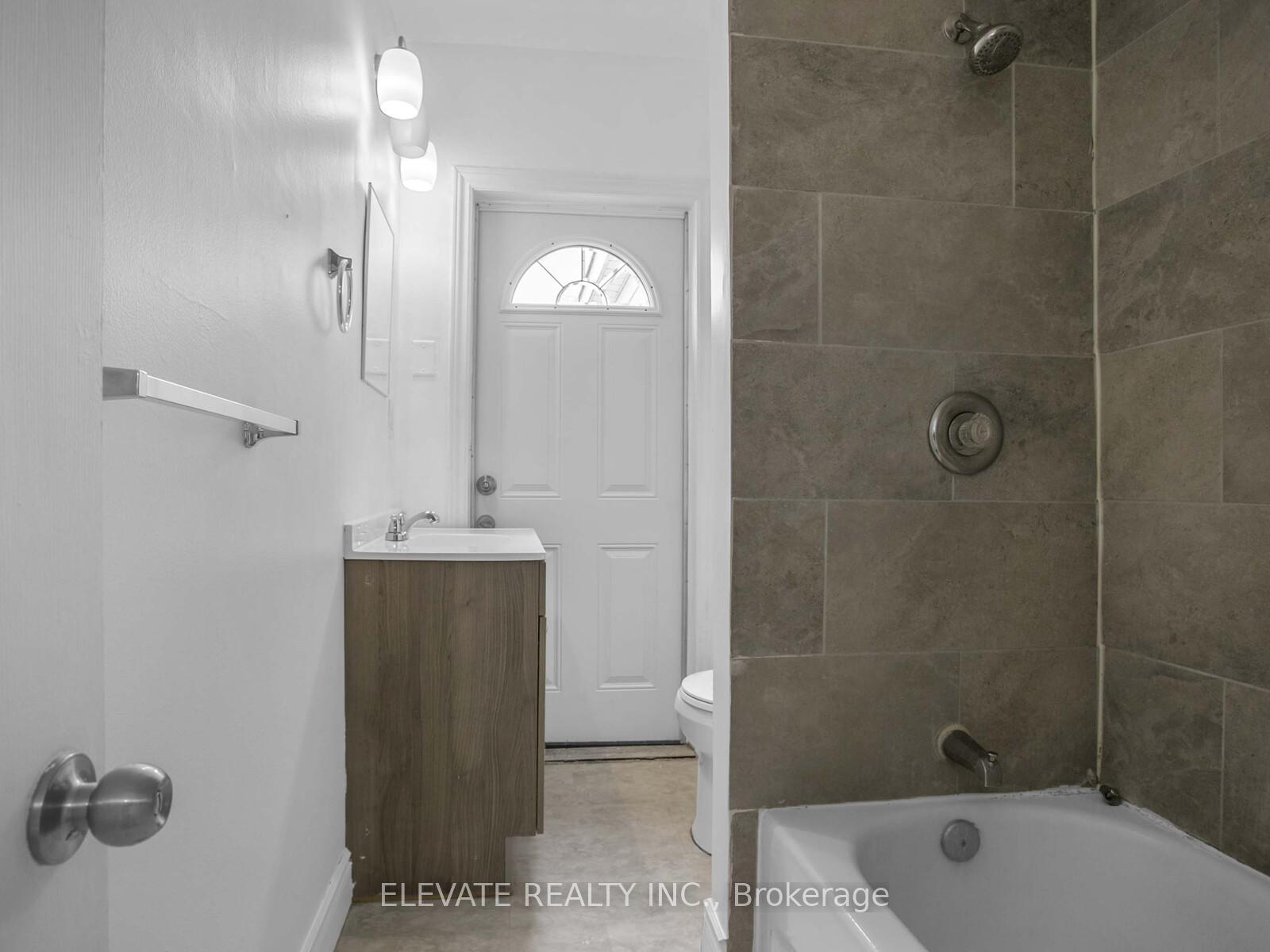 Photo 26 of 65 Coxwell Avenue, Toronto, Woodbine Corridor — HOMEH