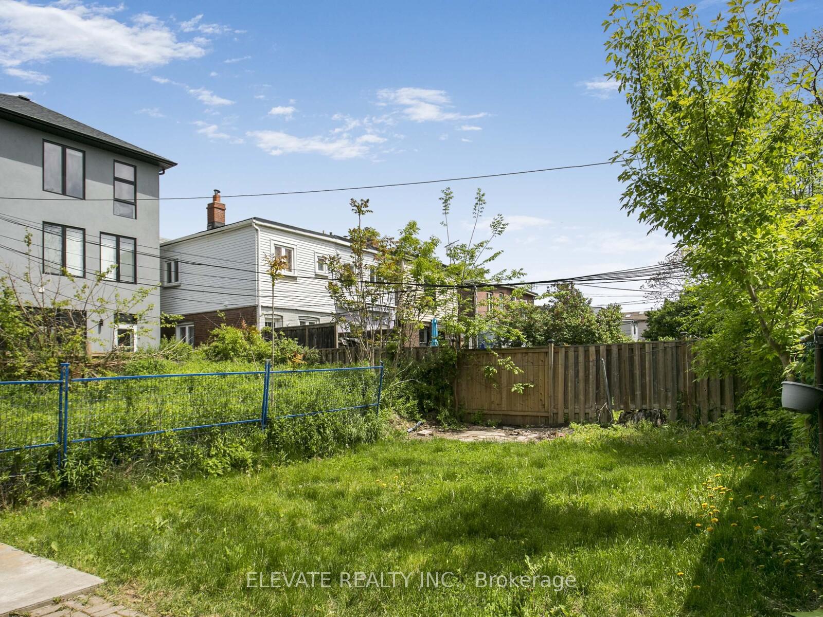 Photo 36 of 65 Coxwell Avenue, Toronto, Woodbine Corridor — HOMEH