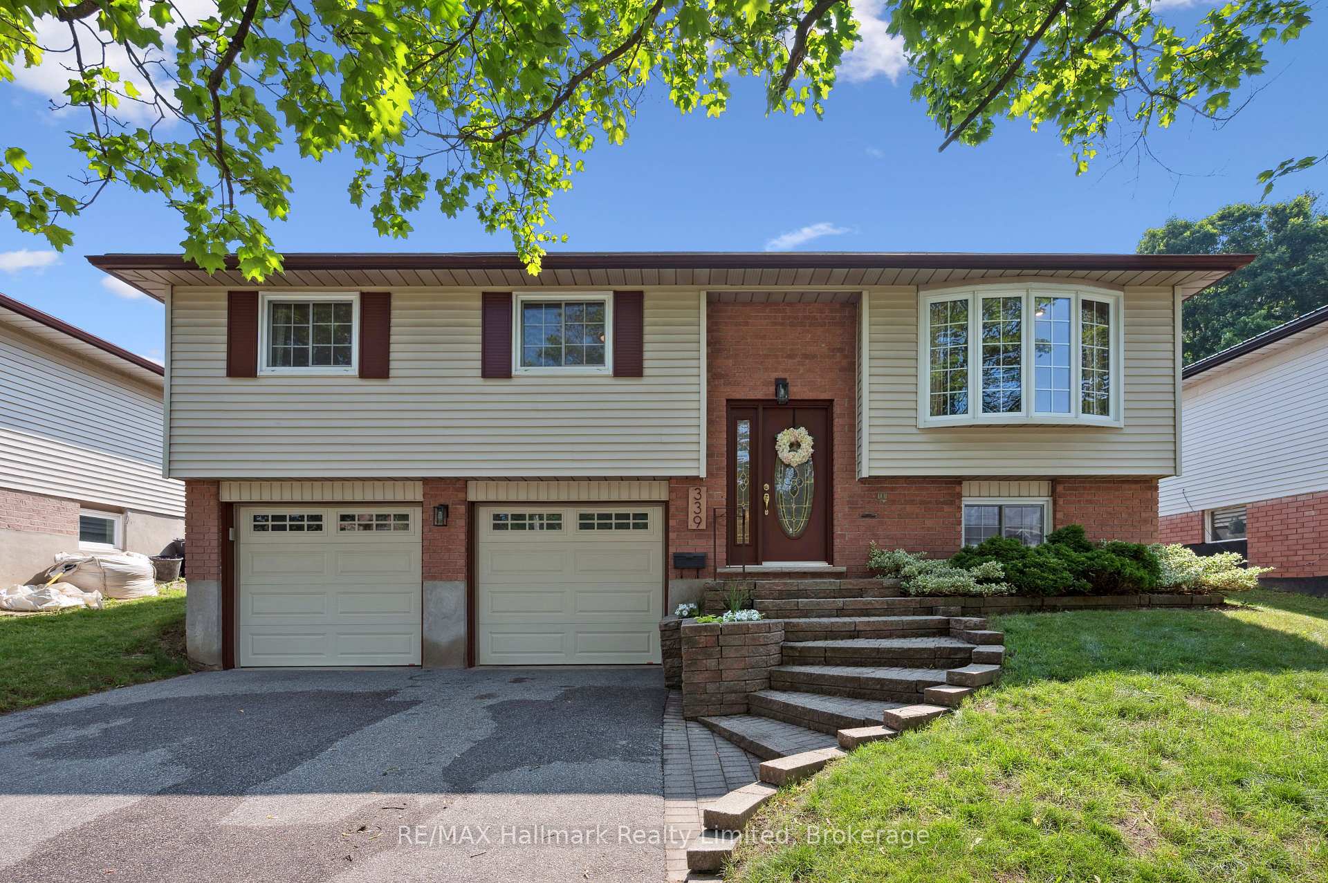 Photo 2 of 339 Imperial Road S, Guelph, Willow West/Sugarbush/West Acres — HOMEH