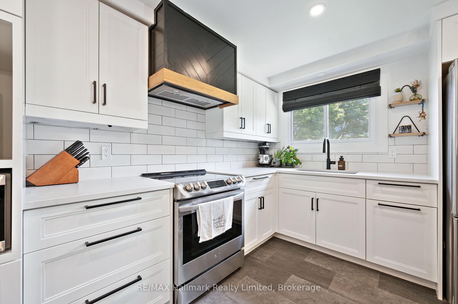 Photo 4 of 339 Imperial Road S, Guelph, Willow West/Sugarbush/West Acres — HOMEH