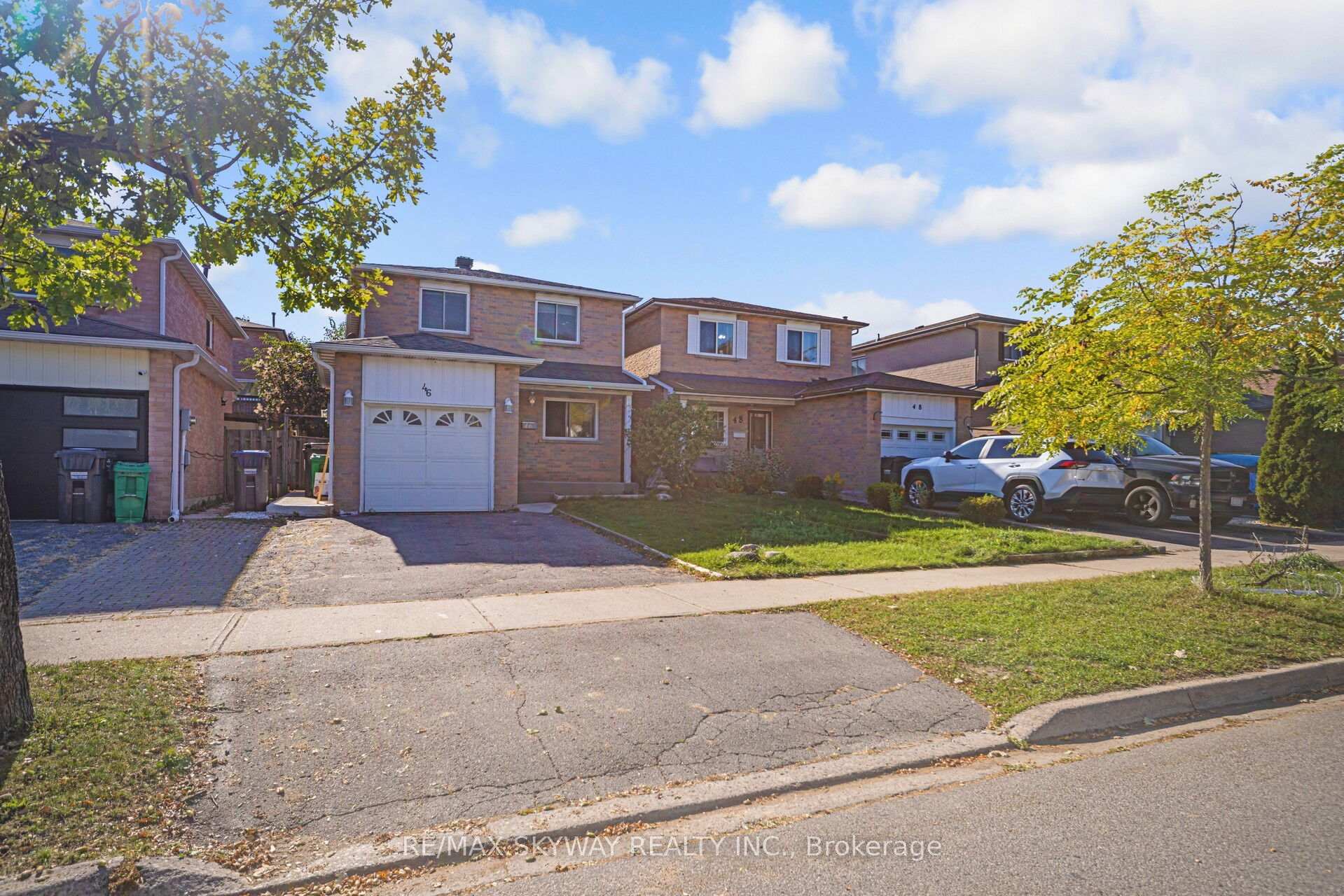 Photo 2 of 46 Royal Palm Drive, Brampton, Heart Lake East — HOMEH