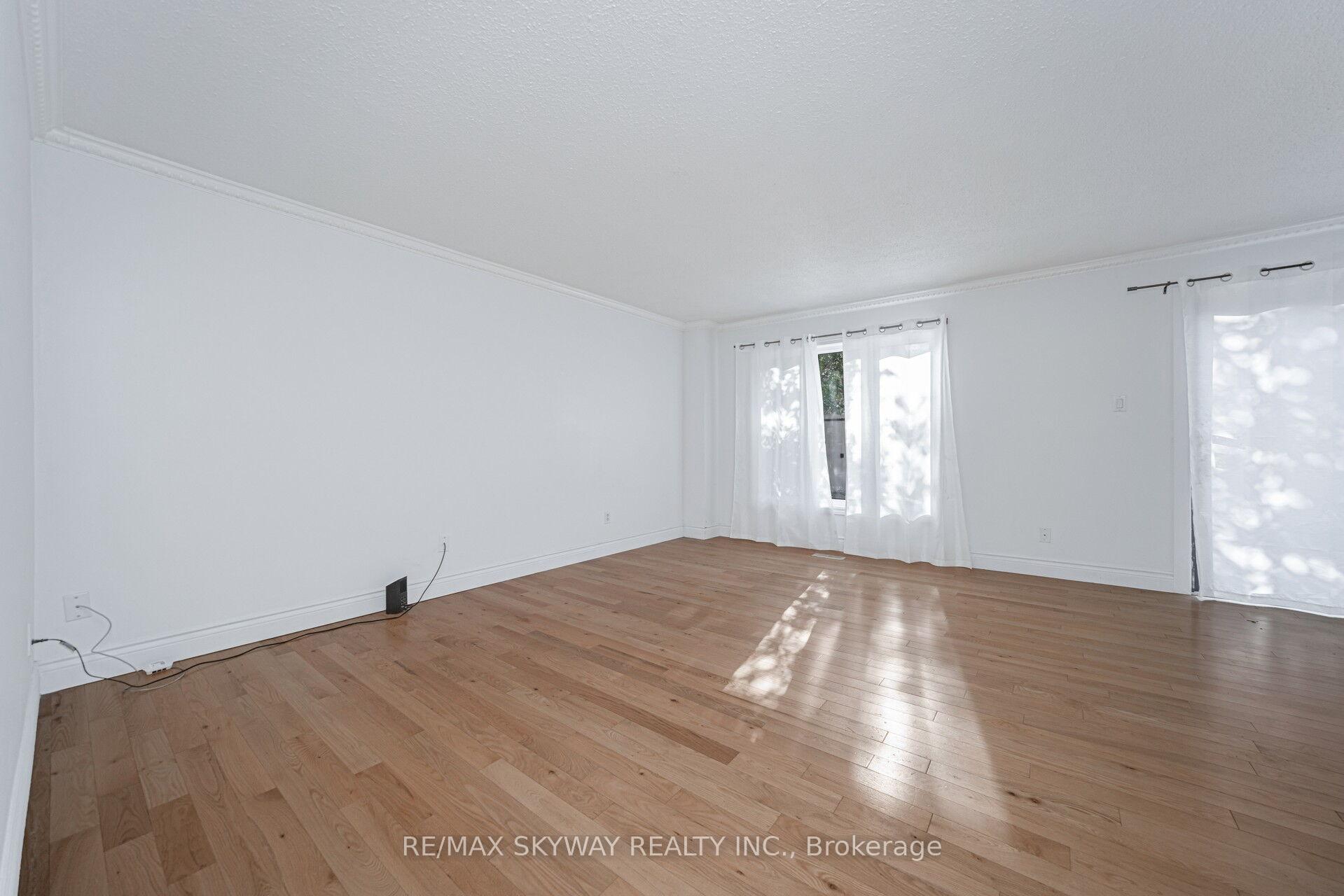 Photo 7 of 46 Royal Palm Drive, Brampton, Heart Lake East — HOMEH