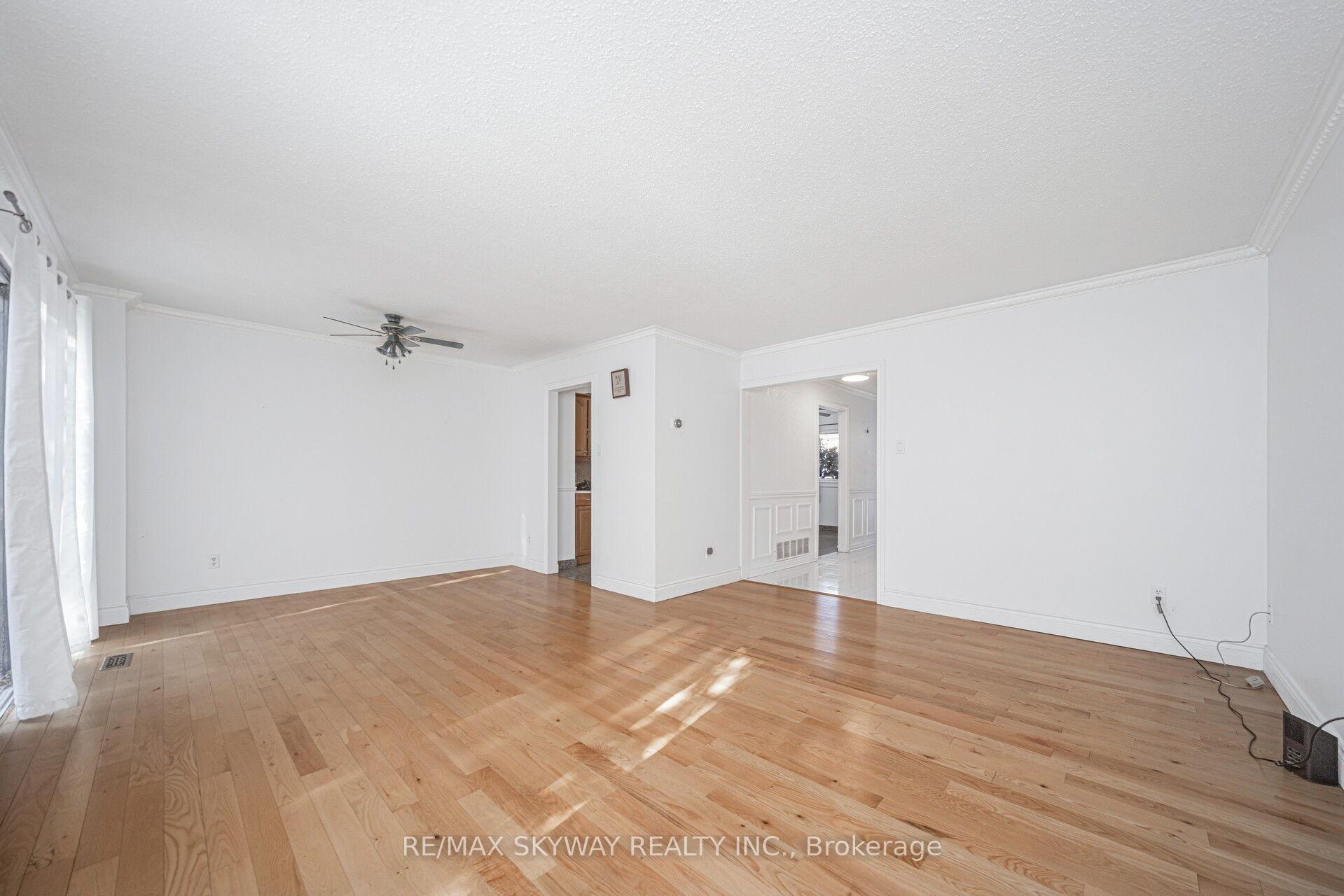 Photo 9 of 46 Royal Palm Drive, Brampton, Heart Lake East — HOMEH