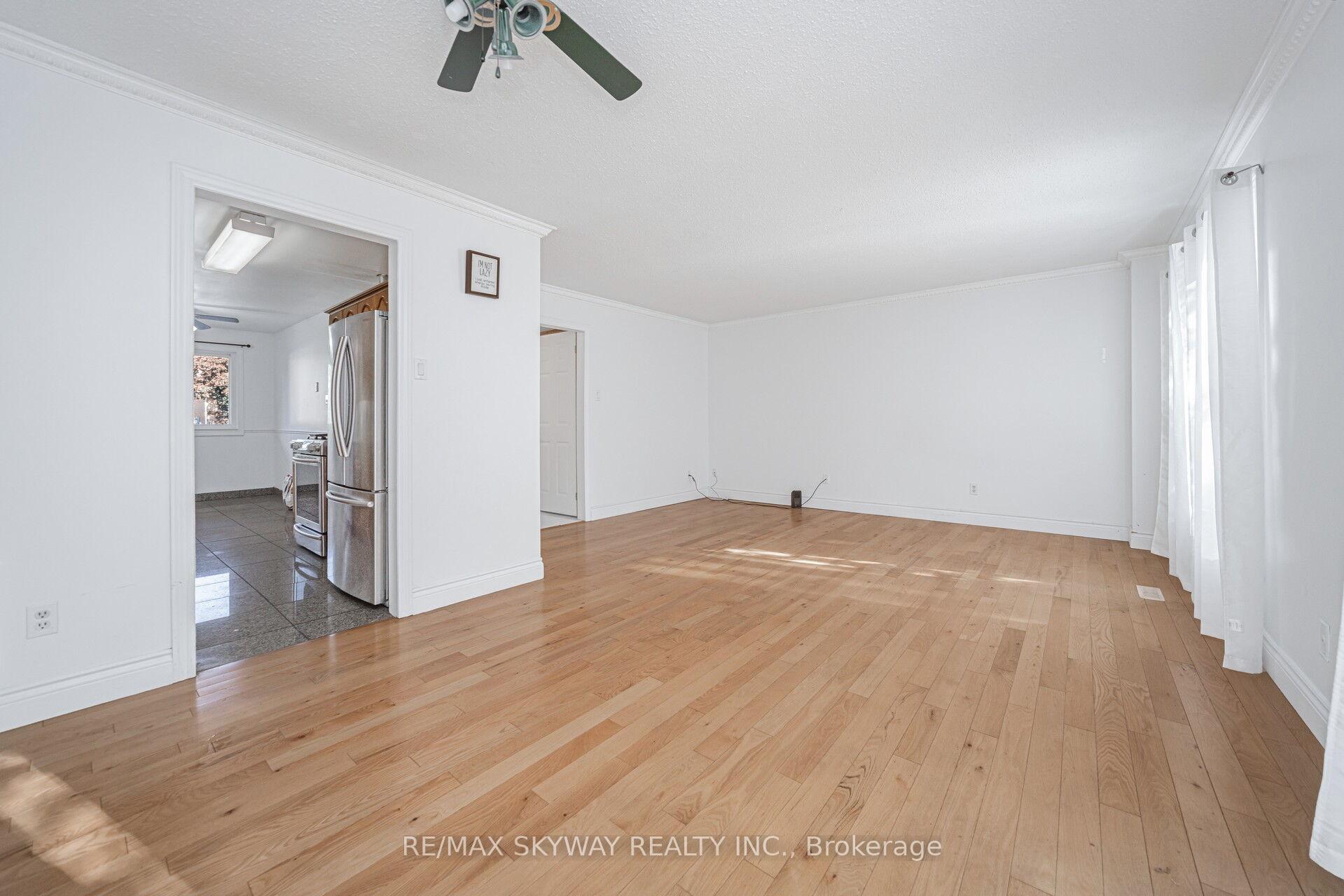 Photo 10 of 46 Royal Palm Drive, Brampton, Heart Lake East — HOMEH