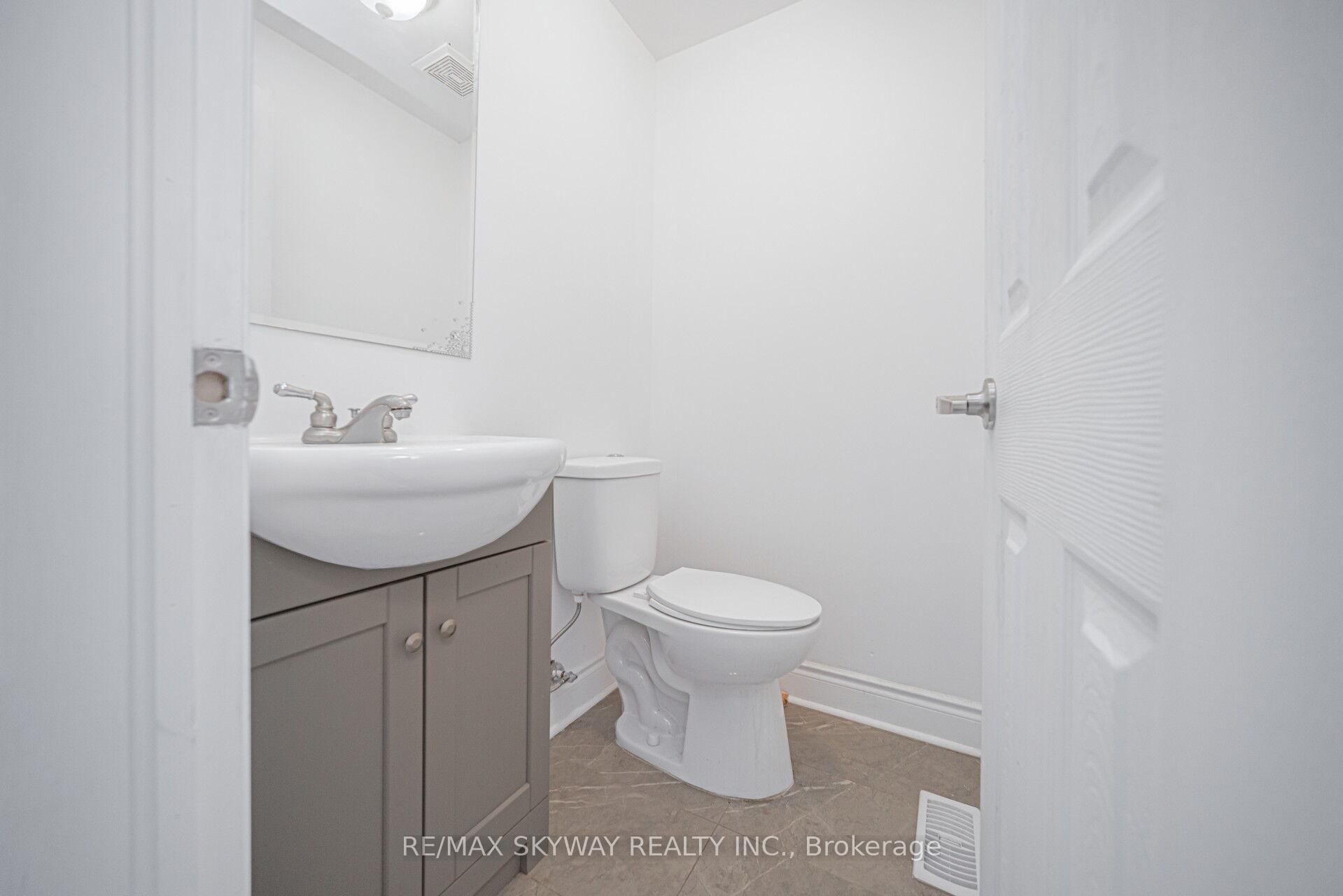 Photo 17 of 46 Royal Palm Drive, Brampton, Heart Lake East — HOMEH